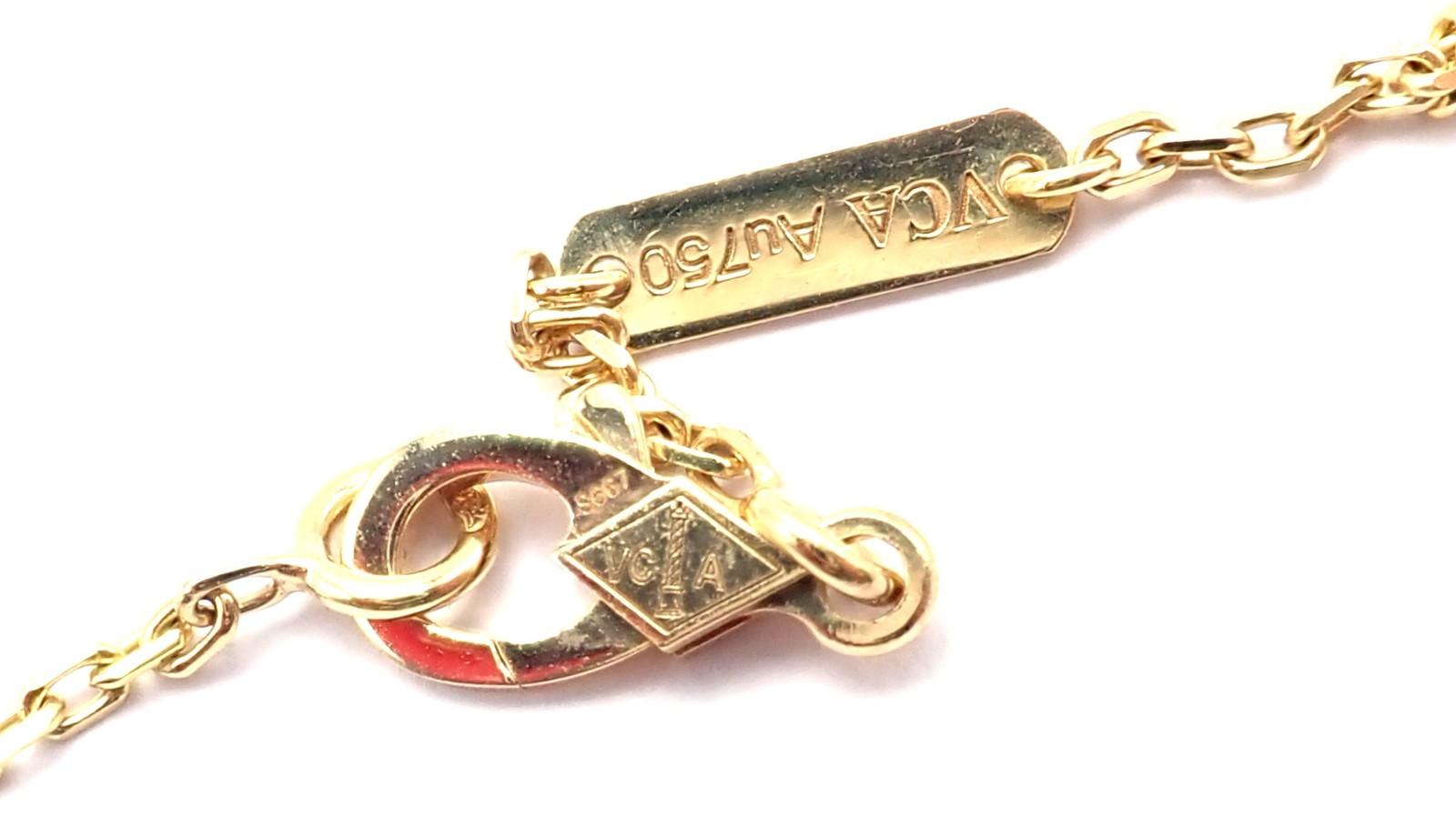 Van Cleef & Arpels Collier pendentif papillon en or jaune avec deux papillons et turquoises en vente 5