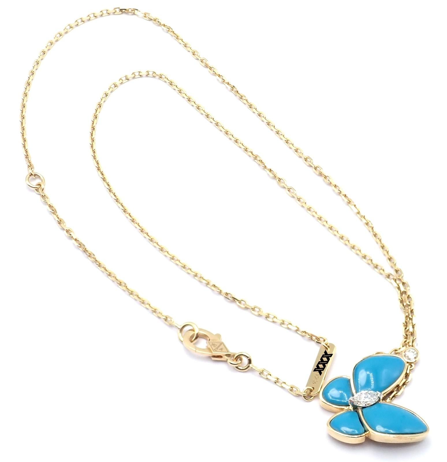 Van Cleef & Arpels Collier pendentif papillon en or jaune avec deux papillons et turquoises en vente 3