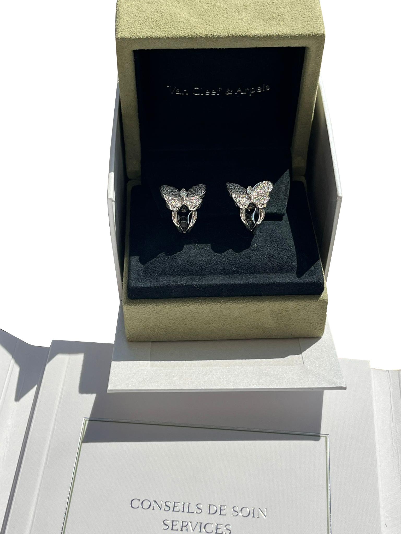 Pendientes Van Cleef & Arpels Dos Mariposas de Oro de 18 K Diamante redondo talla marquesa en Excelente estado para la venta en Aventura, FL