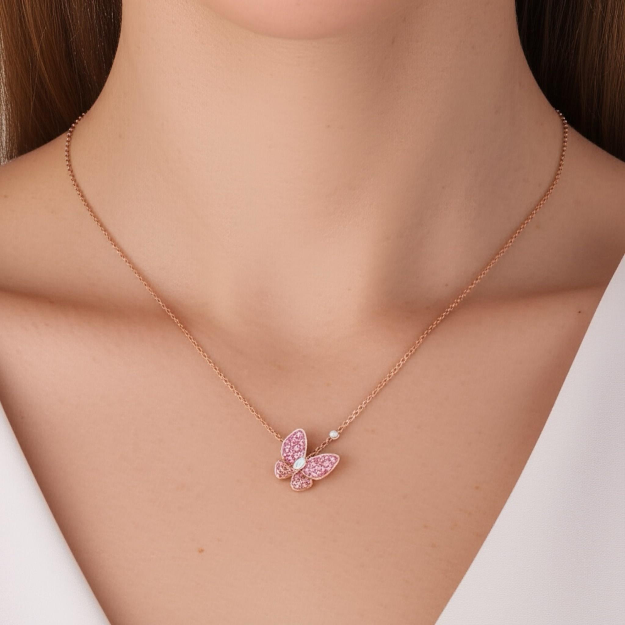 Contemporaneo Ciondolo con zaffiro rosa e diamante Two Butterfly di Van Cleef & Arpels. in vendita