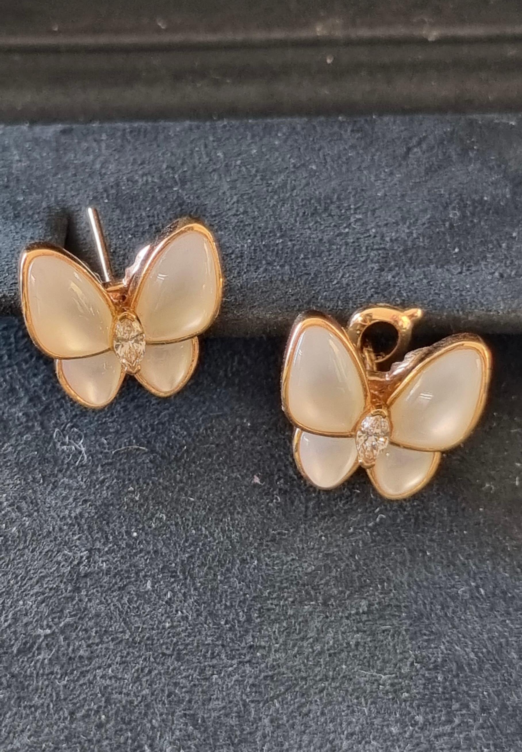 Taille brillant Van Cleef & Arpels - Boucles d'oreilles en or rose avec deux papillons et diamants marquises en vente