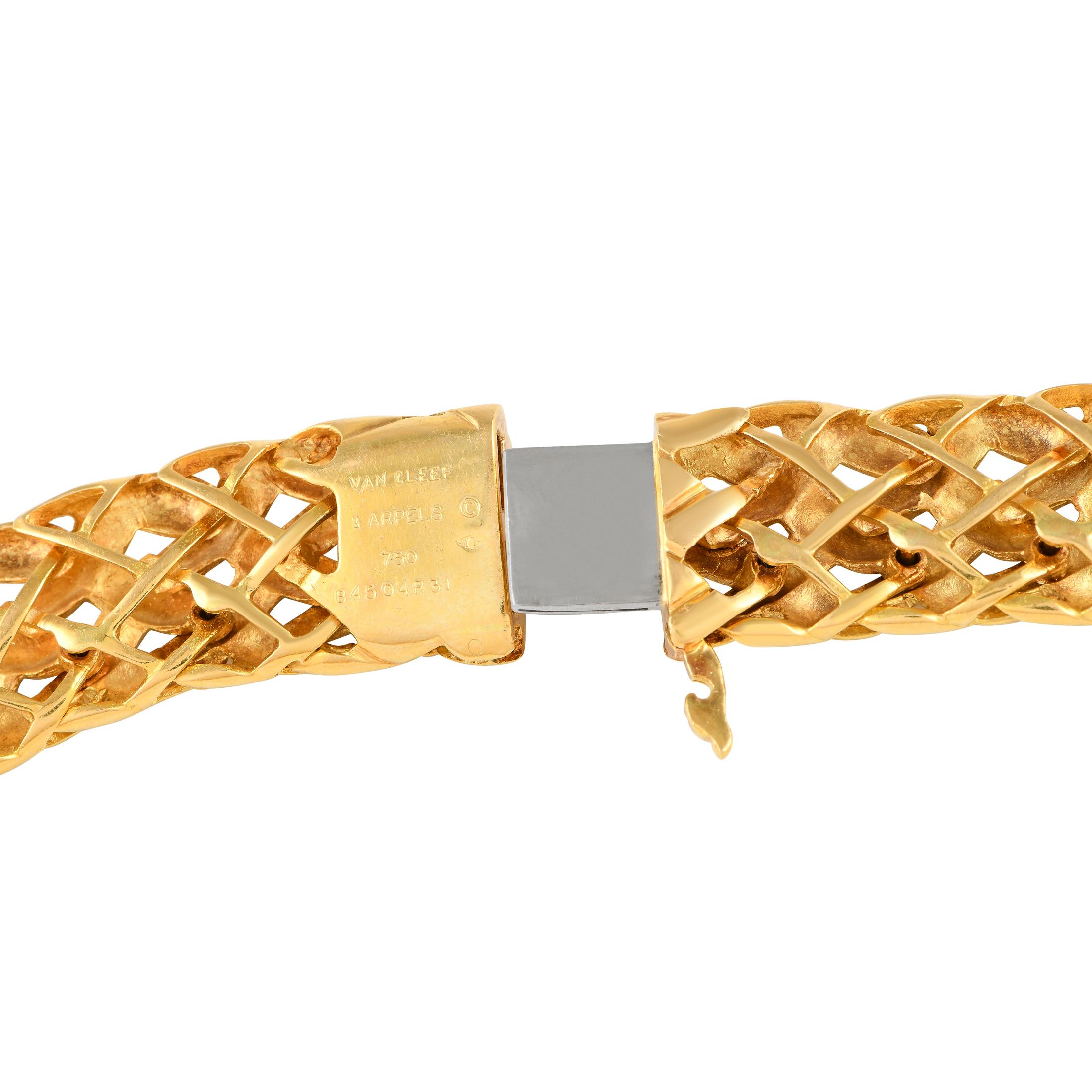 Van Cleef & Arpels Van Cleef & Arpels 18K Yellow Gold Basket Weave Necklace In Excellent Condition In Southampton, PA
