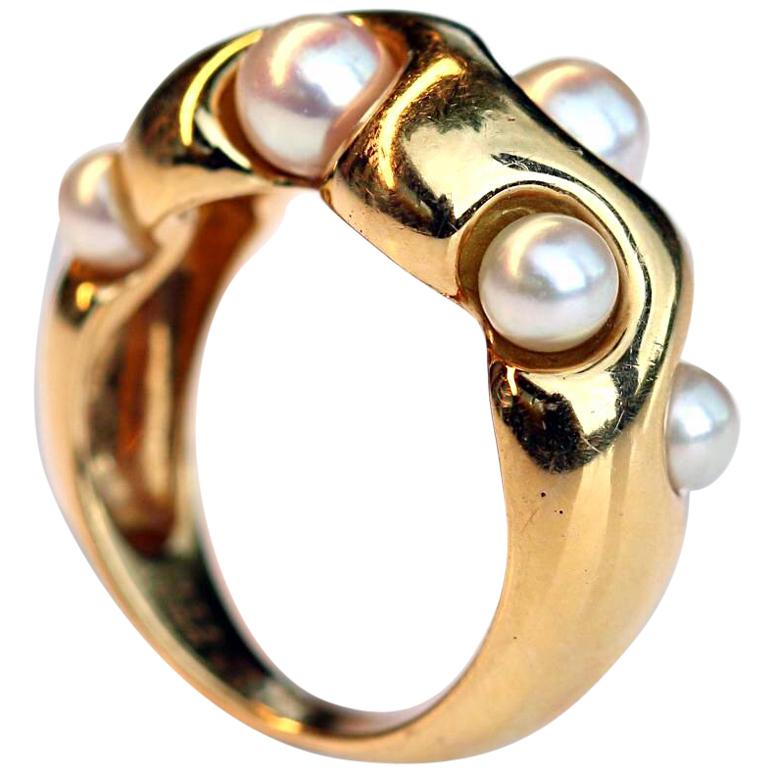 Van Cleef & Arpels 'VCA' 18 Karat Gold and Cultured Pearl Ring