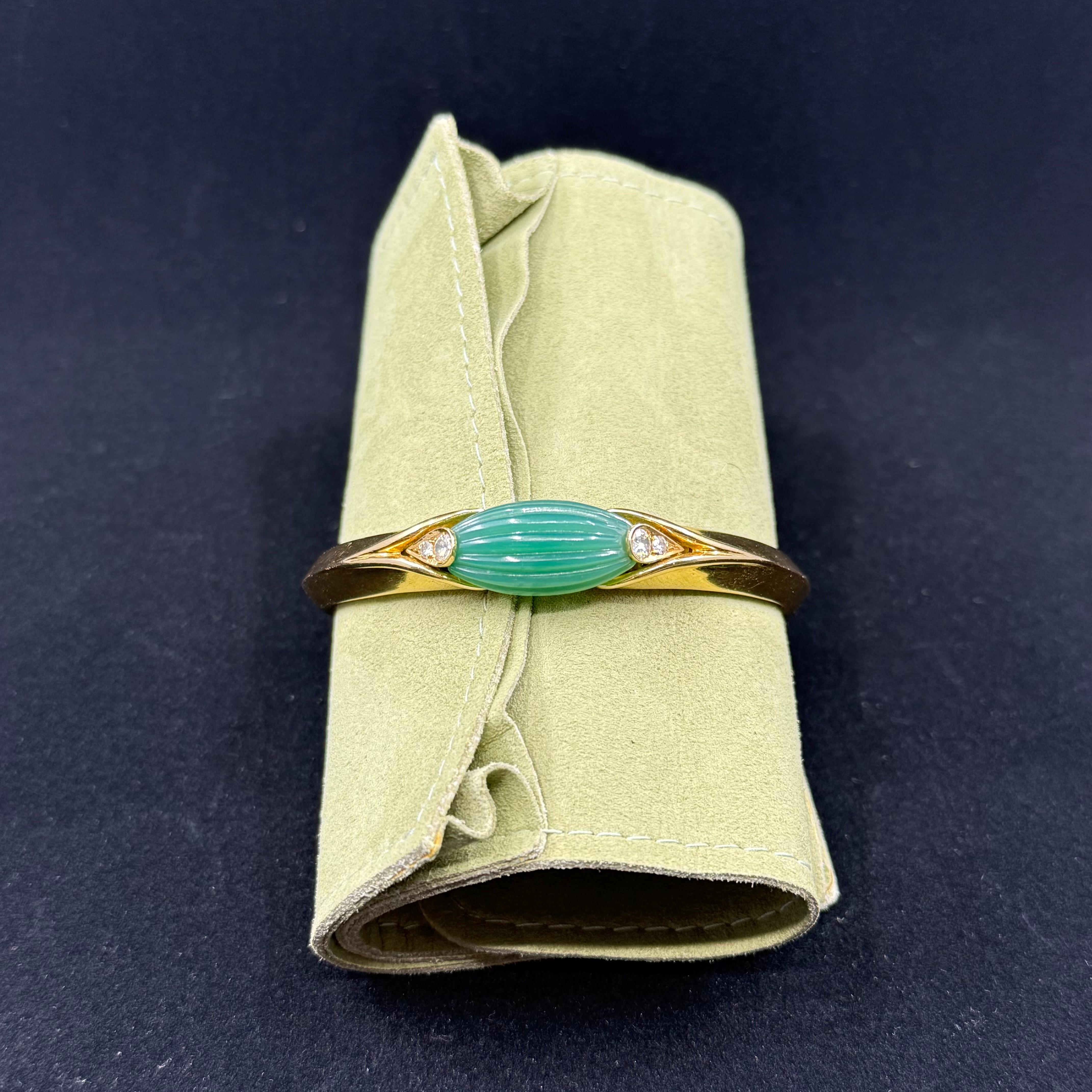 Van Cleef & Arpels Bracciale con diamanti e crisoprasio verde 18Kt In condizioni buone in vendita a Beverly Hills, CA