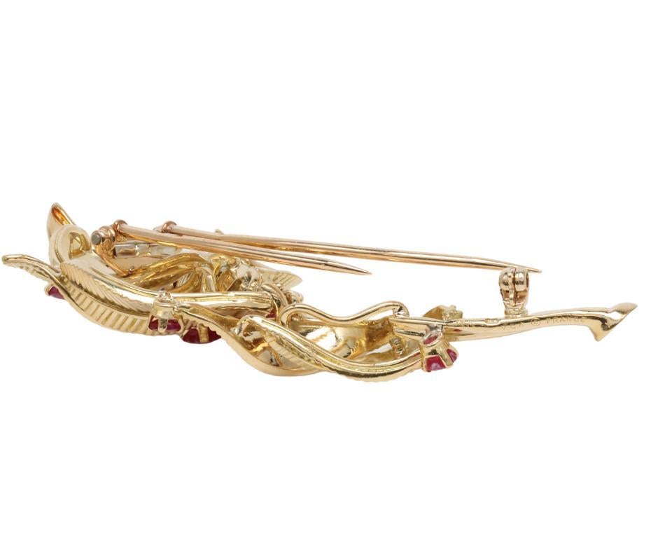 Van Cleef & Arpels (VCA) Frankreich Federbrosche, Rubin und 18 Karat Gelbgold für Damen oder Herren im Angebot