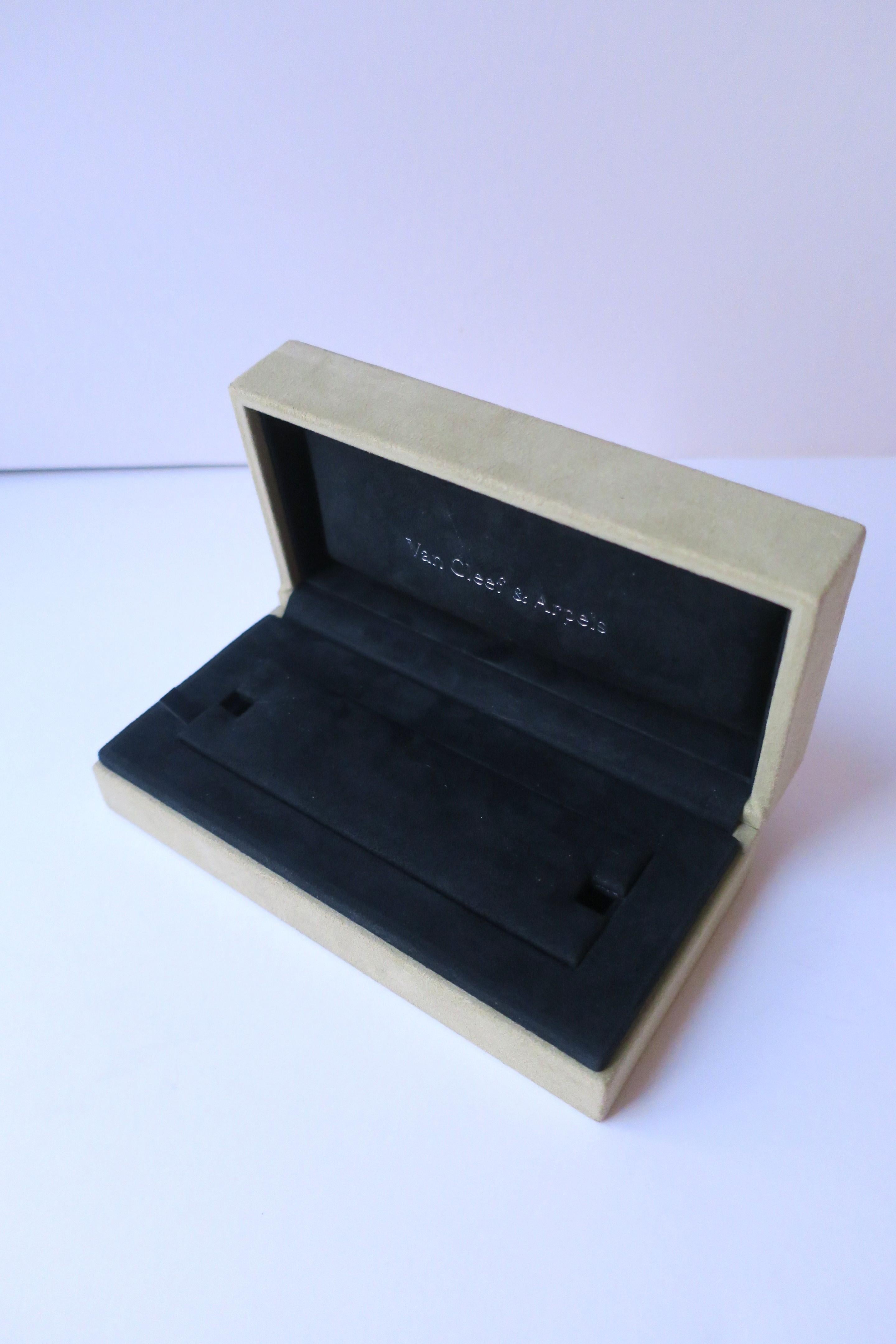Scatola per gioielli Van Cleef & Arpels VCA in vendita 1