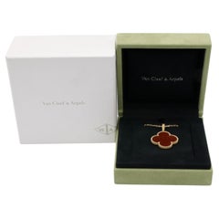 Van Cleef & Arpels VCA Magic Alhambra Collier pendentif long en cornaline