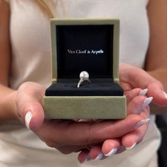 Van Cleef & Arpels Van Cleef & Arpels & Arpels Van Cleef & Arpels & Arpels Van Cleef & Arpels & Arpels Nature Natural Saltwater Pearl Diamond Platinum Engagement Ring