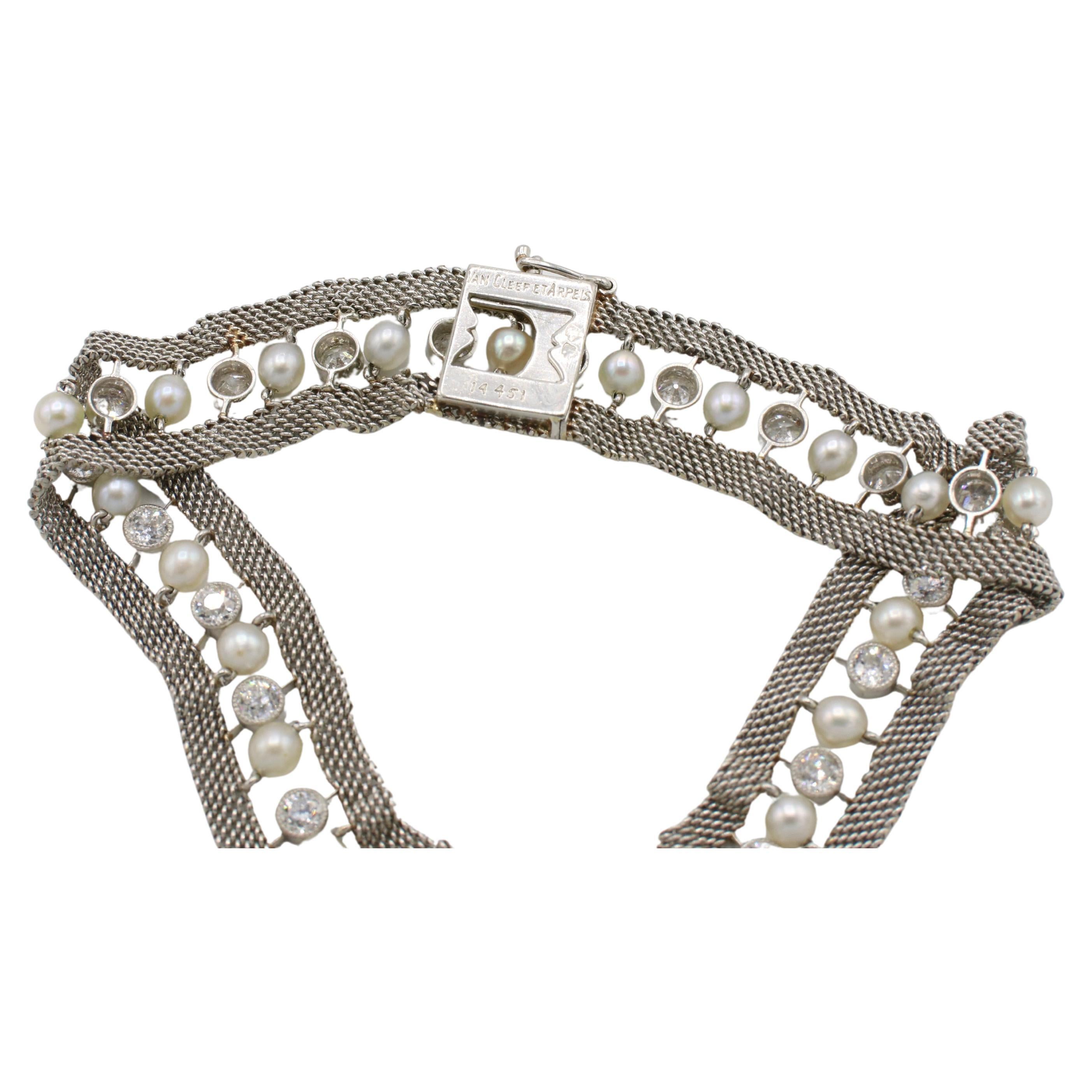 Bracciale Van Cleef & Arpels VCA in platino con diamanti taglio europeo e perle In condizioni buone a  Baltimore, MD
