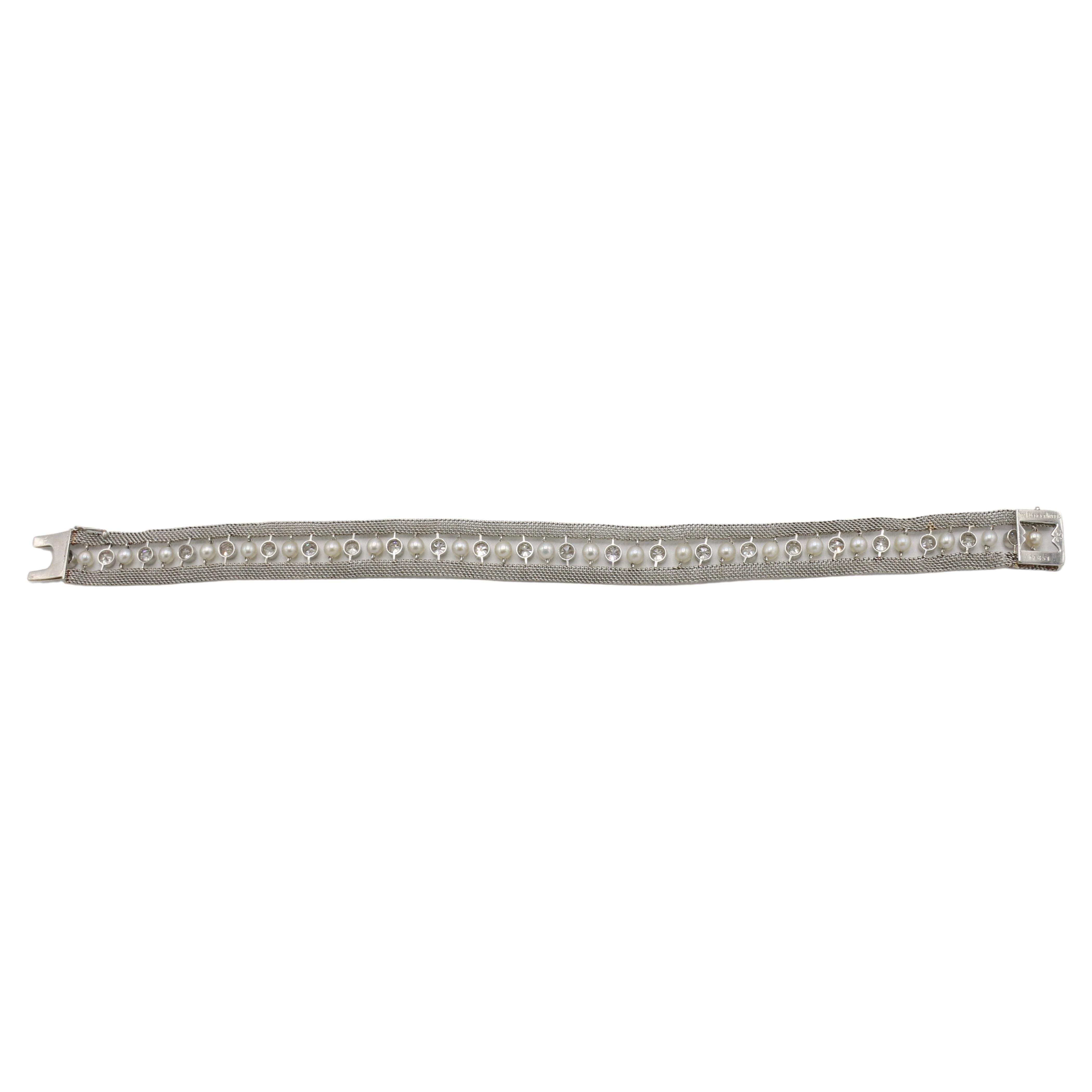 Donna Bracciale Van Cleef & Arpels VCA in platino con diamanti taglio europeo e perle