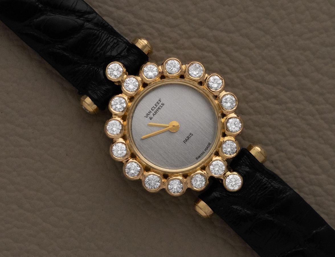 Van Cleef & Arpels VCA Rare Ladies Cocktail Watch - 18K Gold & Factory Diamonds For Sale 6