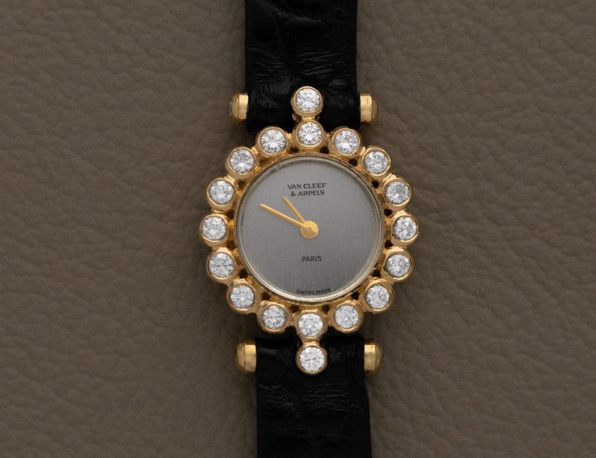 Van Cleef & Arpels VCA Rare Ladies Cocktail Watch - 18K Gold & Factory Diamonds For Sale 5