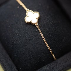 Van Cleef & Arpels VCA Sweet Alhambra Bracelet de nacre en or jaune 18 carats