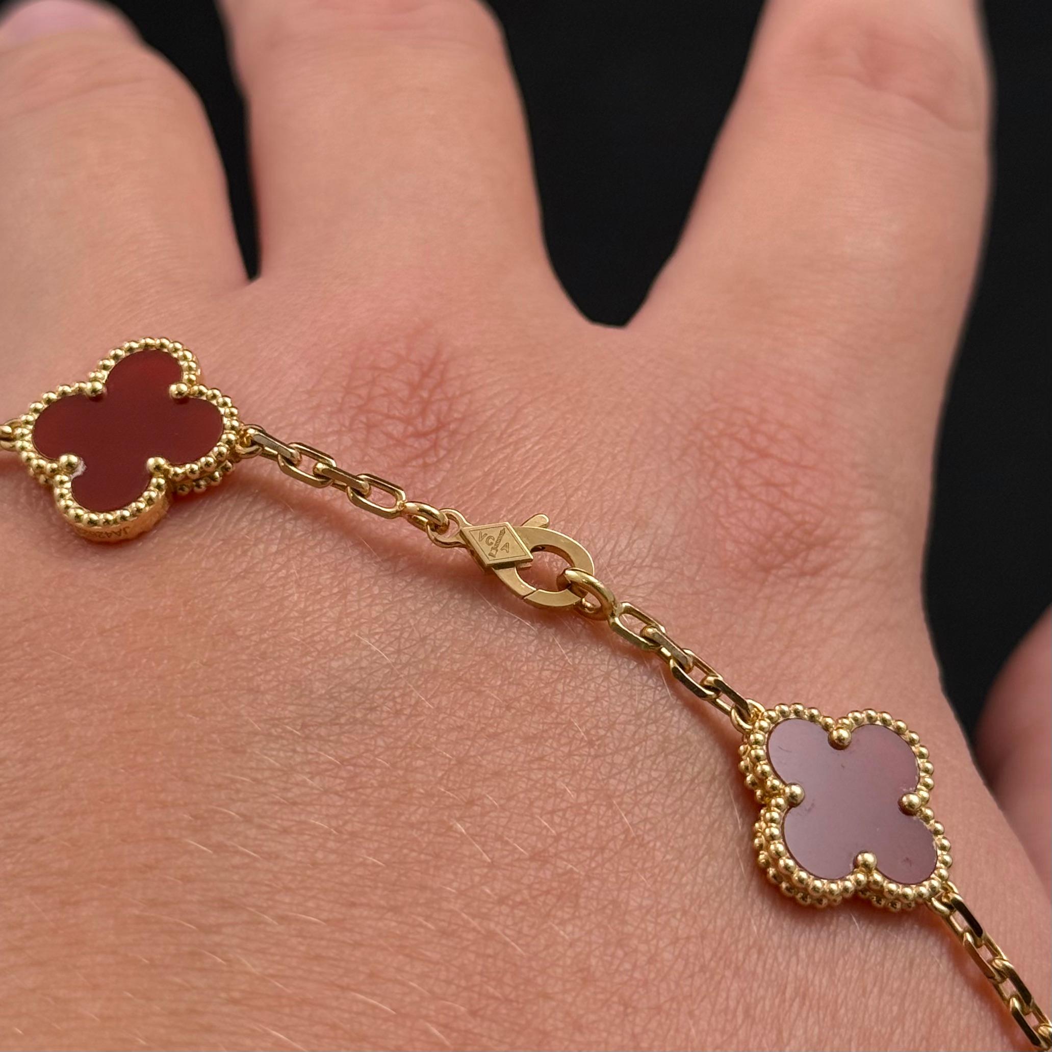 Van Cleef & Arpels Van Cleef & Arpels Vintage Alhambra Collana lunga in corniola 20 motivi oro In condizioni buone a Lisbon, PT