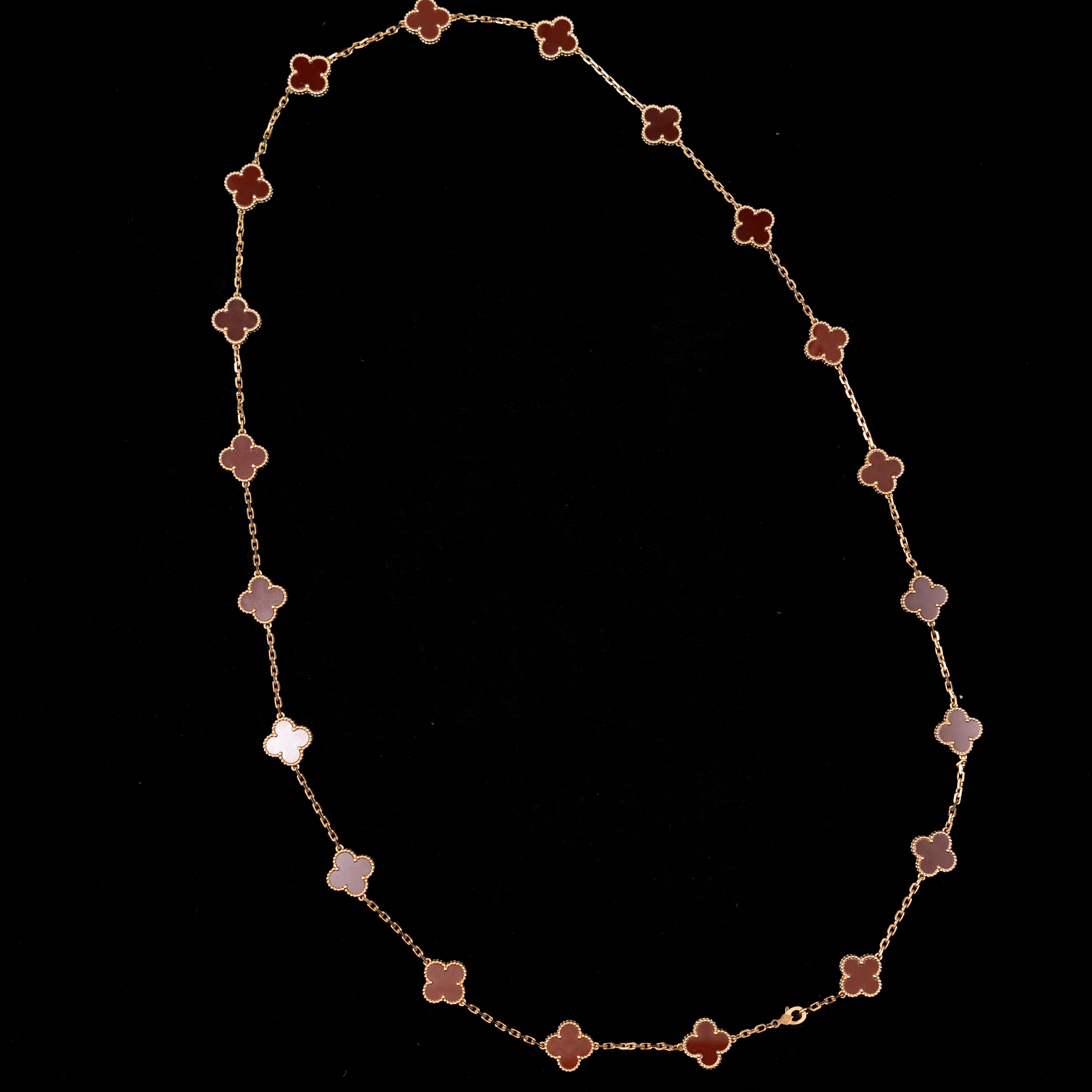da uomo o donna Van Cleef & Arpels Van Cleef & Arpels Vintage Alhambra Collana lunga in corniola 20 motivi oro