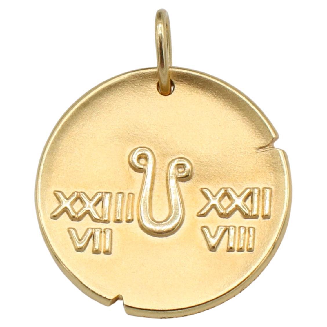 Van Cleef & Arpels VCA Zodiac Medal Leo 18 Karat Yellow Gold Pendant Medallion 
Metal: 18k yellow gold
Weight: 8.21 grams
Diameter: 21mm
Zodiac sign: Leo July 23 - August 22
Bale size: 5mm
Note: Pendant only (does not include chain) 
Retail: $2,430