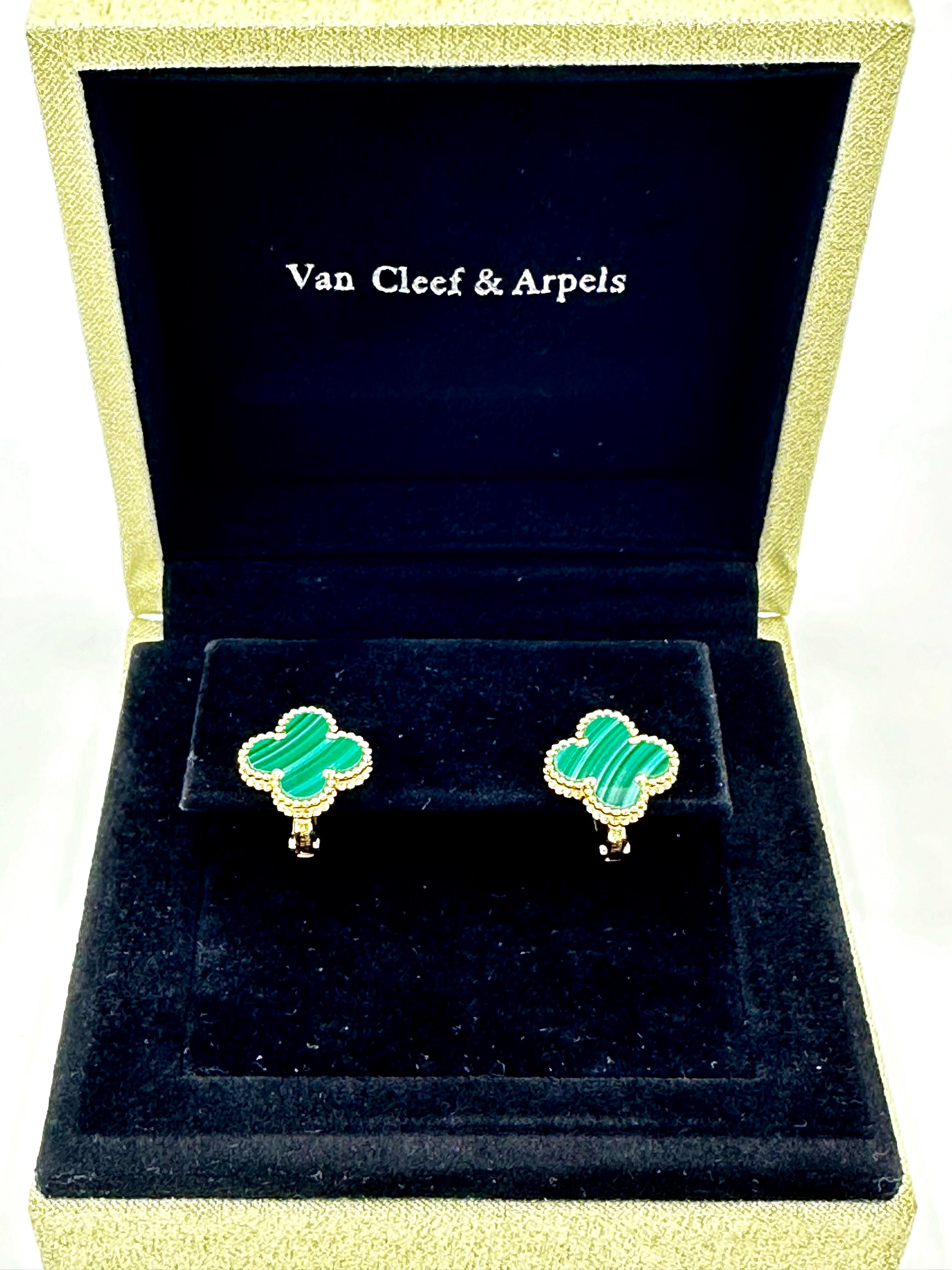 Van Cleef & Arpels Vinatge Alhambra Malachite and 18K Yellow Gold Earrings  For Sale 2