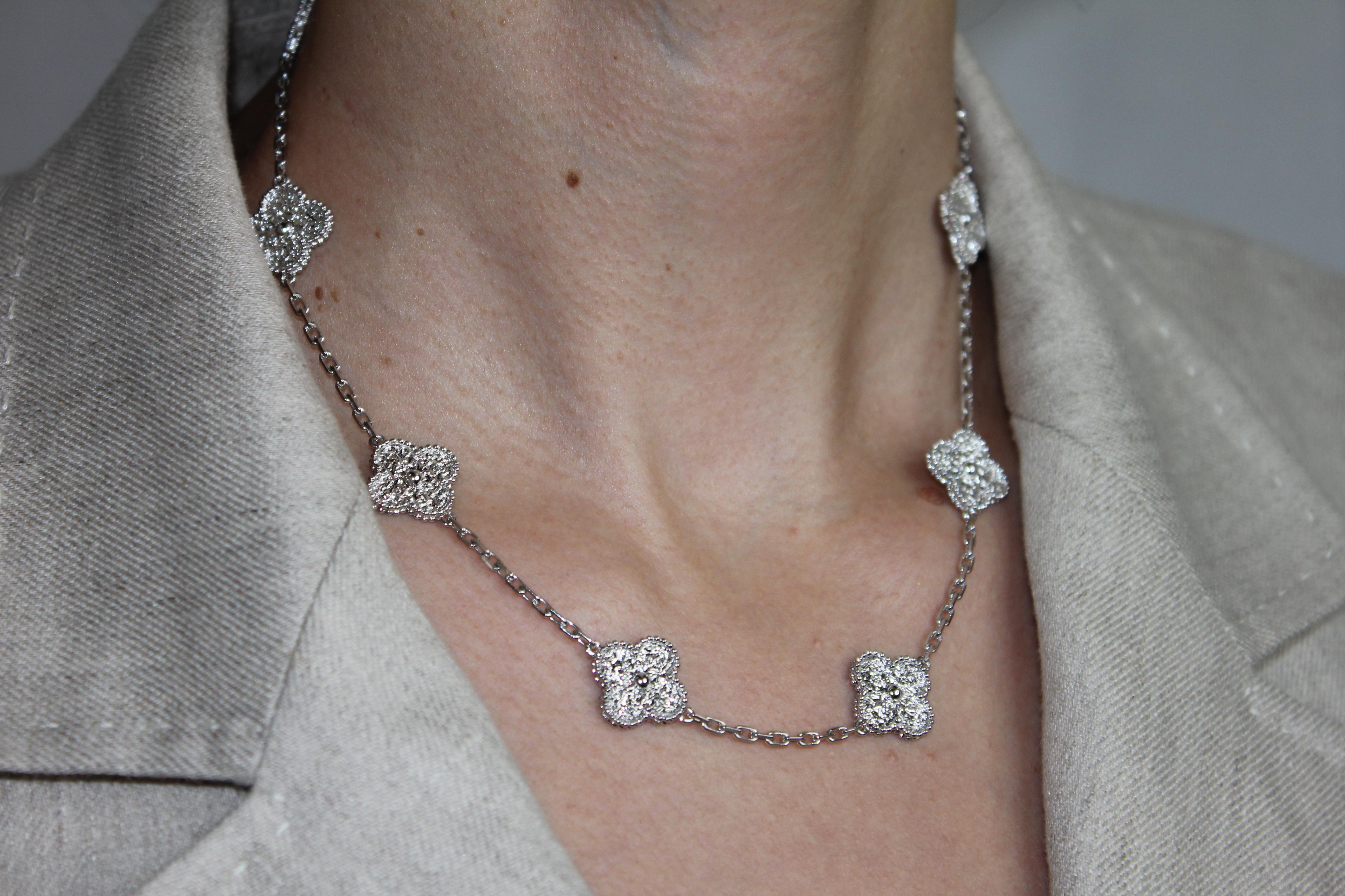 Van Cleef & Arpels Vintage Alhambra Halskette aus 18 Karat Weißgold mit 10 Kleeblättern 7