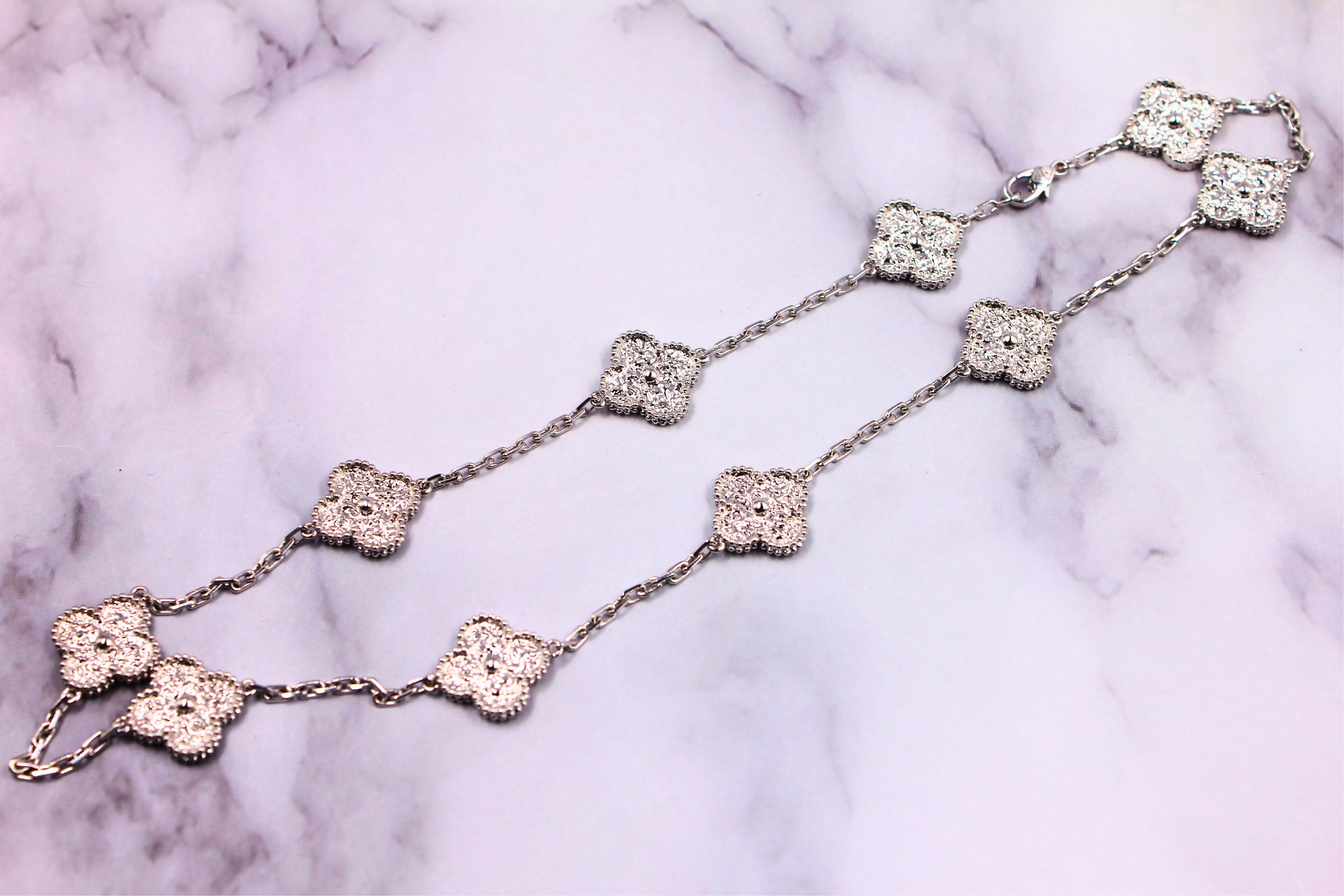 Van Cleef & Arpels Vintage Alhambra Halskette aus 18 Karat Weißgold mit 10 Kleeblättern 10