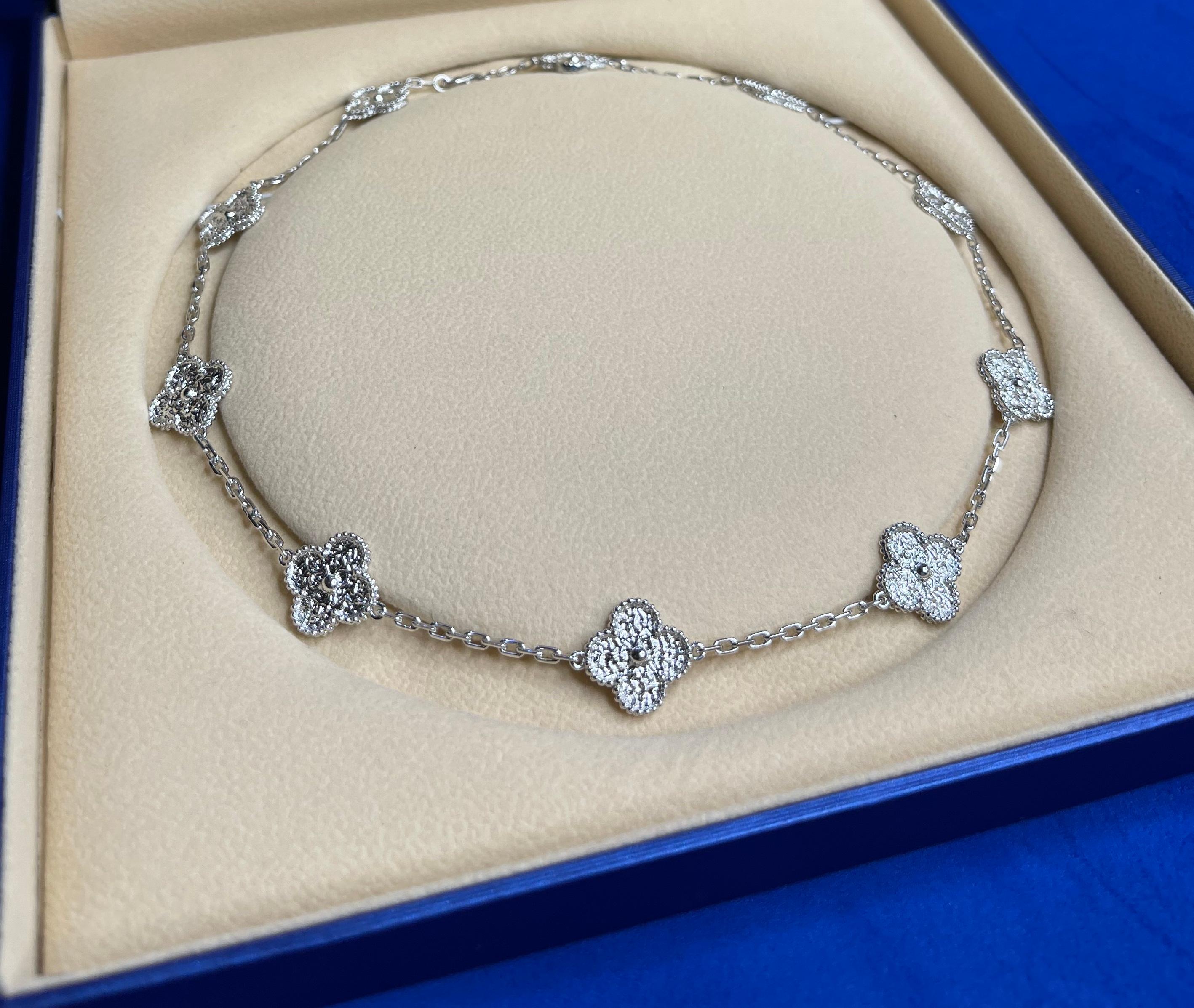 Van Cleef & Arpels Vintage Alhambra Halskette aus 18 Karat Weißgold mit 10 Kleeblättern 2