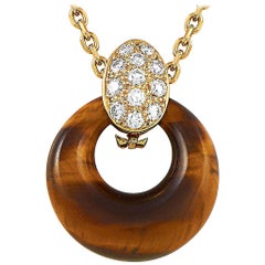 Van Cleef & Arpels Vintage 18 Karat Gold Diamond Cat's Eye Pendant Necklace