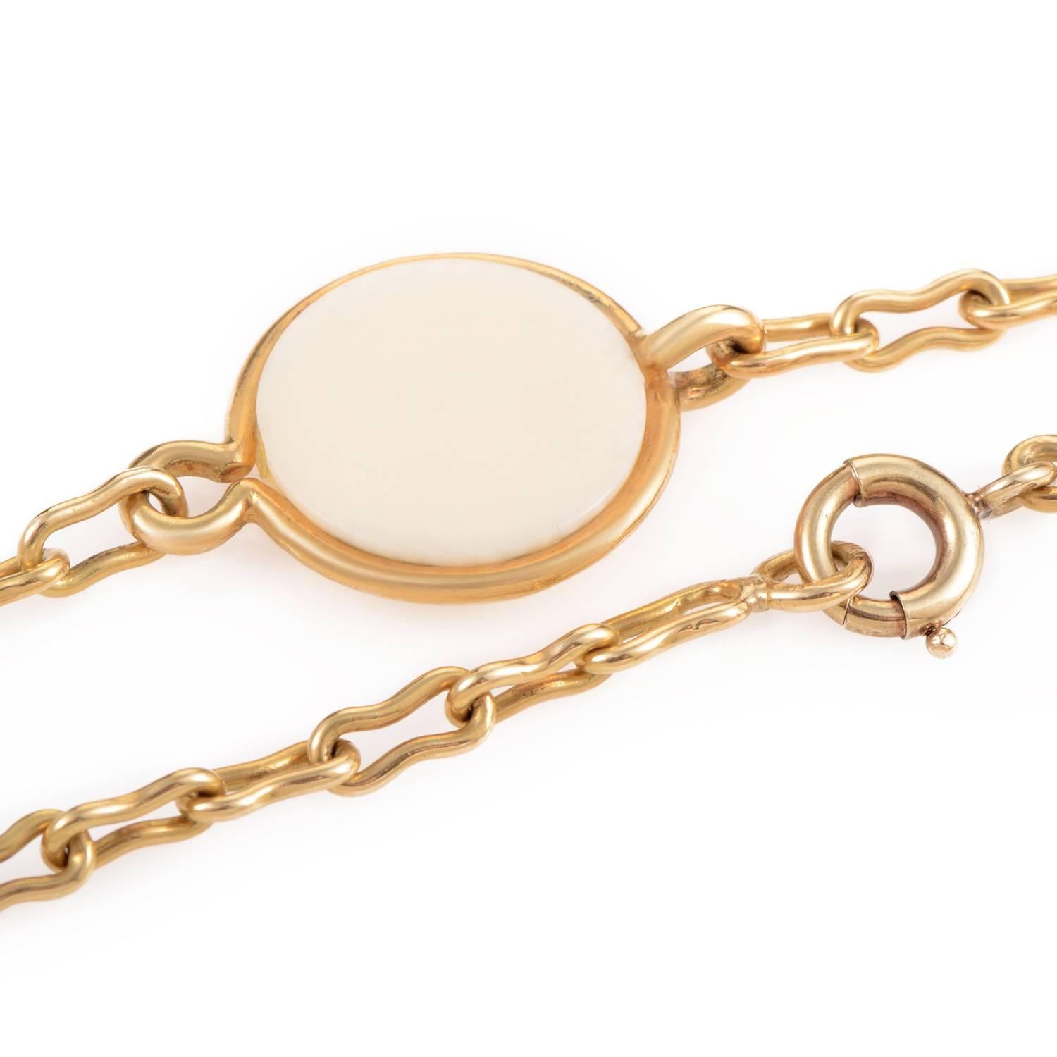 Van Cleef & Arpels Vintage Yellow Gold and Ivory Necklace In Excellent Condition In Southampton, PA