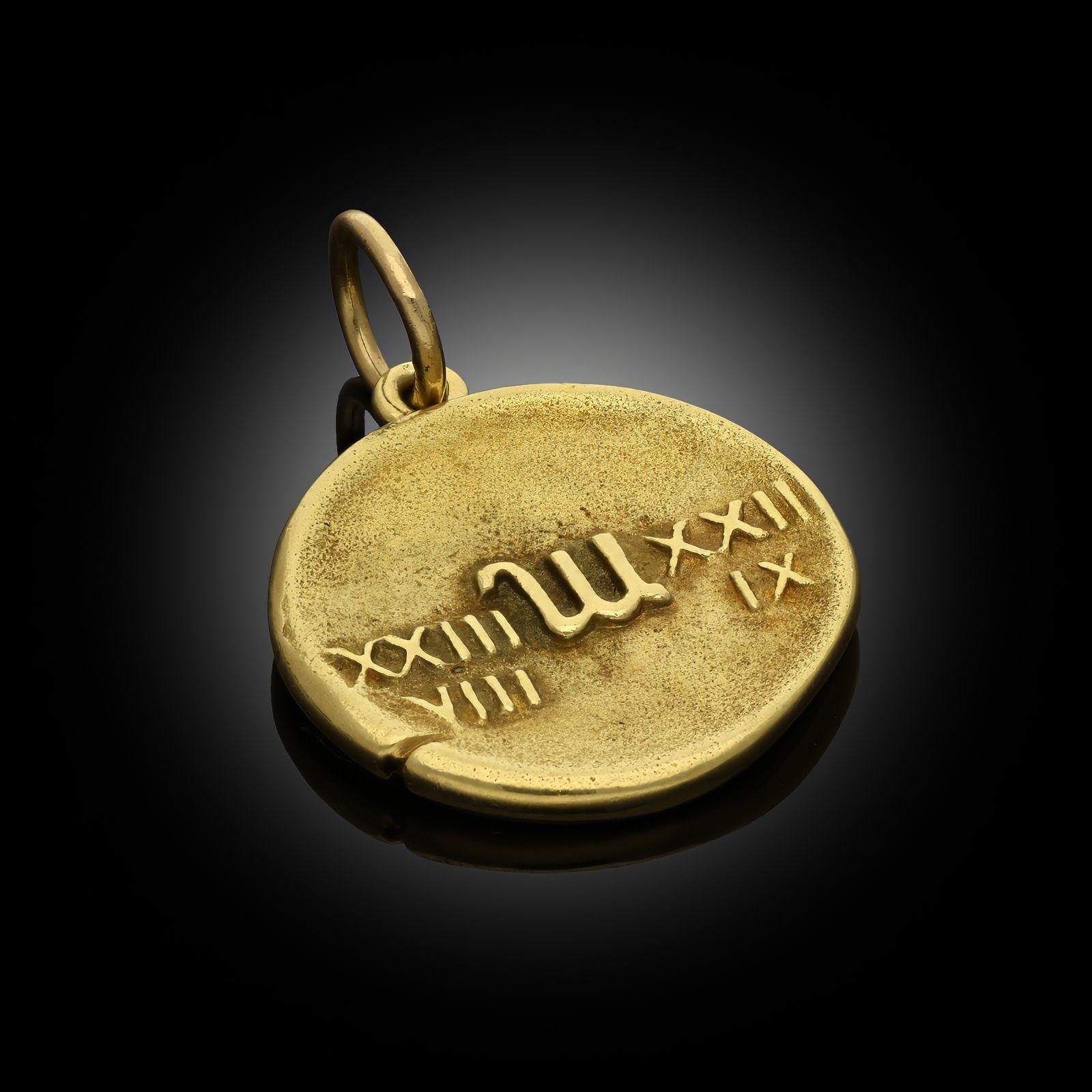 Women's or Men's Van Cleef & Arpels Vintage 18ct Yellow Gold Zodiac Virgo Pendant For Sale
