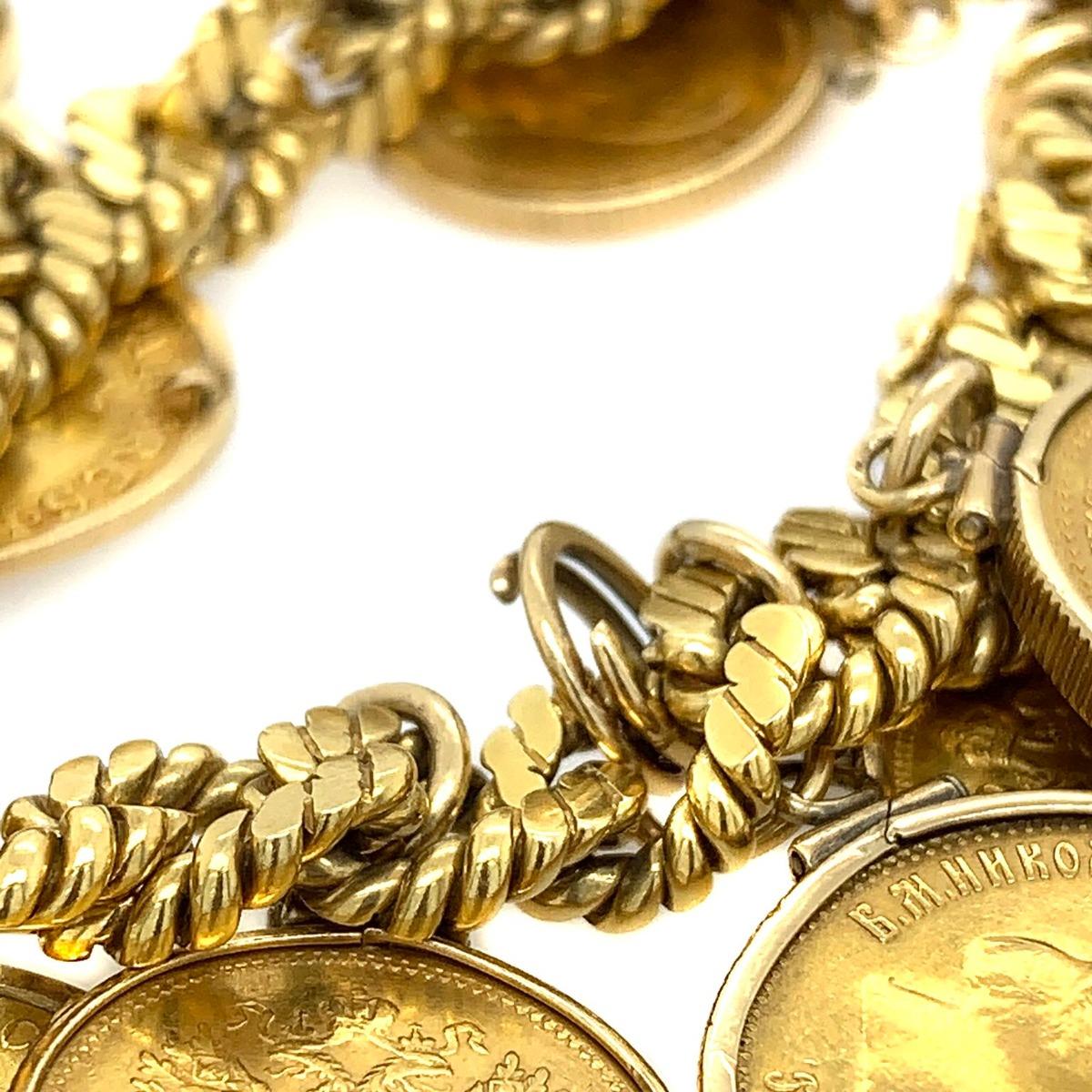 Van Cleef & Arpels Vintage 18 Karat Gold Coin Bracelet In Excellent Condition In New York, NY
