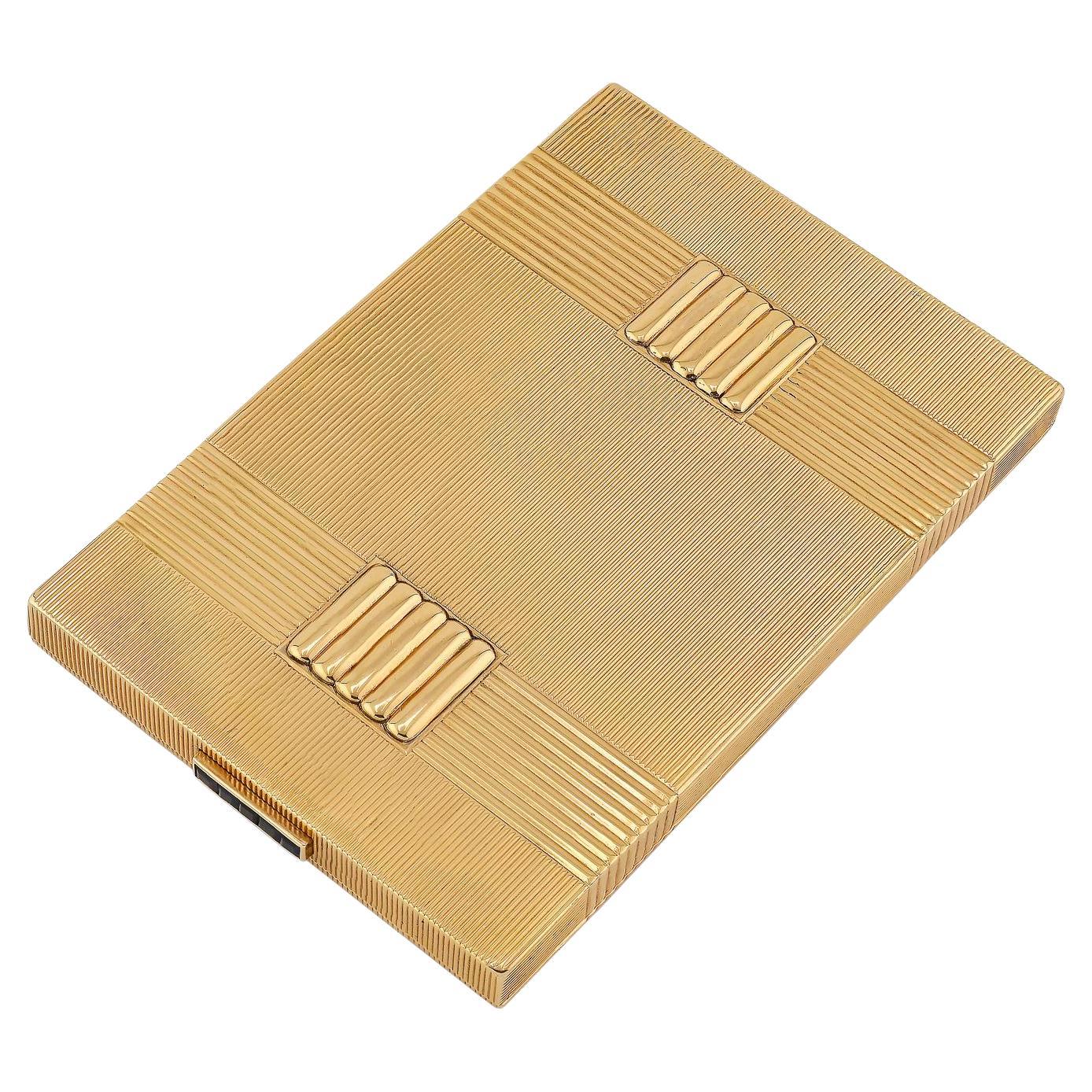 Van Cleef & Arpels Caja compacta vintage de oro de 18 quilates con zafiro