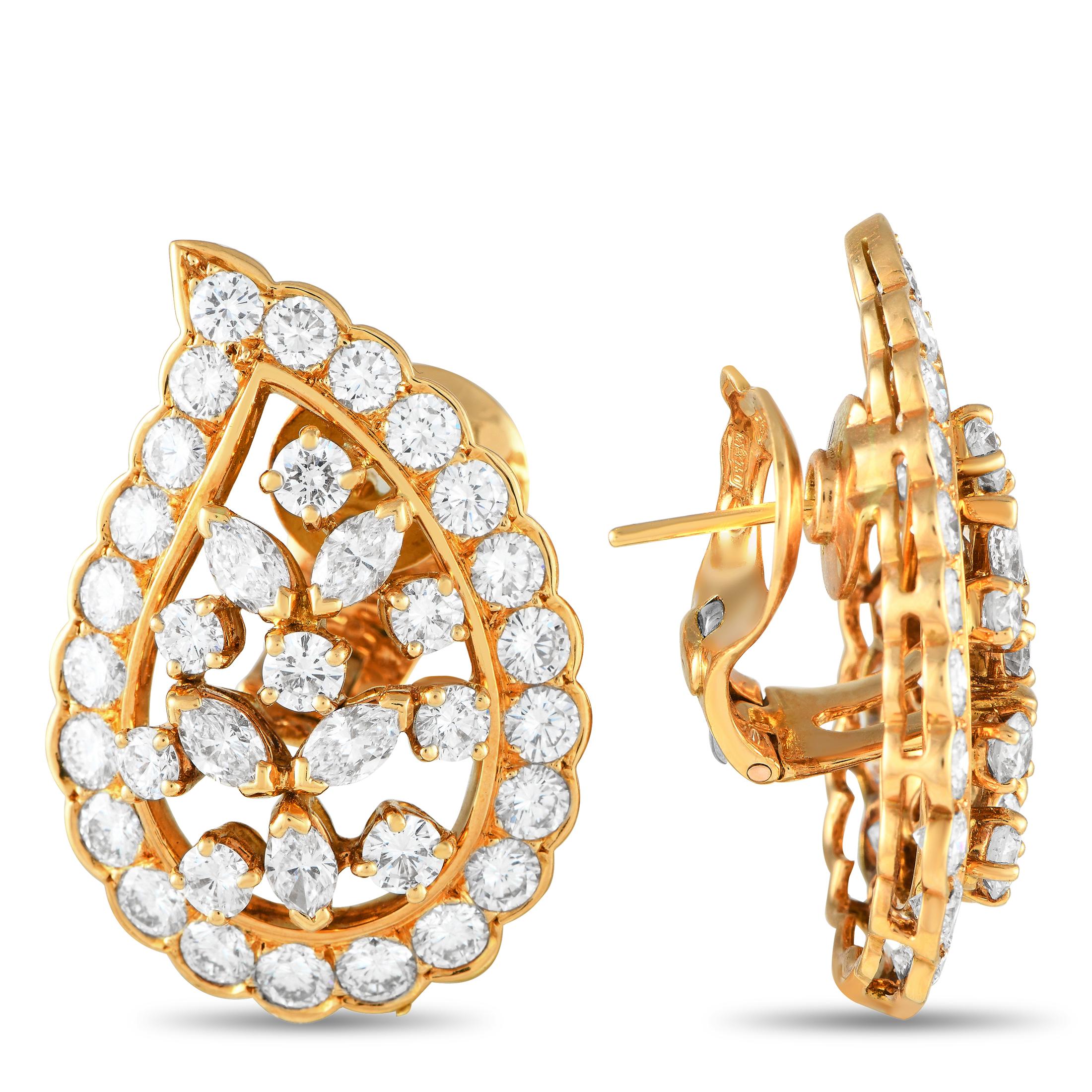 Hier ist ein Paar Ohrringe aus Gelbgold, die den eleganten, poetischen Stil von Van Cleef & Arpels perfekt zum Ausdruck bringen. Diese Ohrringe sind aus massivem 18-karätigem Gelbgold gefertigt und zeigen ein Paisley oder eine geschwungene