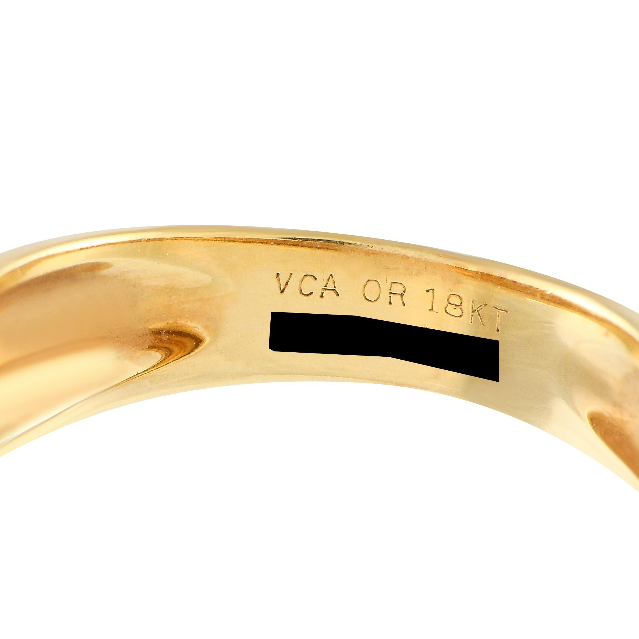 Round Cut Van Cleef & Arpels Vintage 18K Yellow Gold Coral Heart Ring VC06-112724