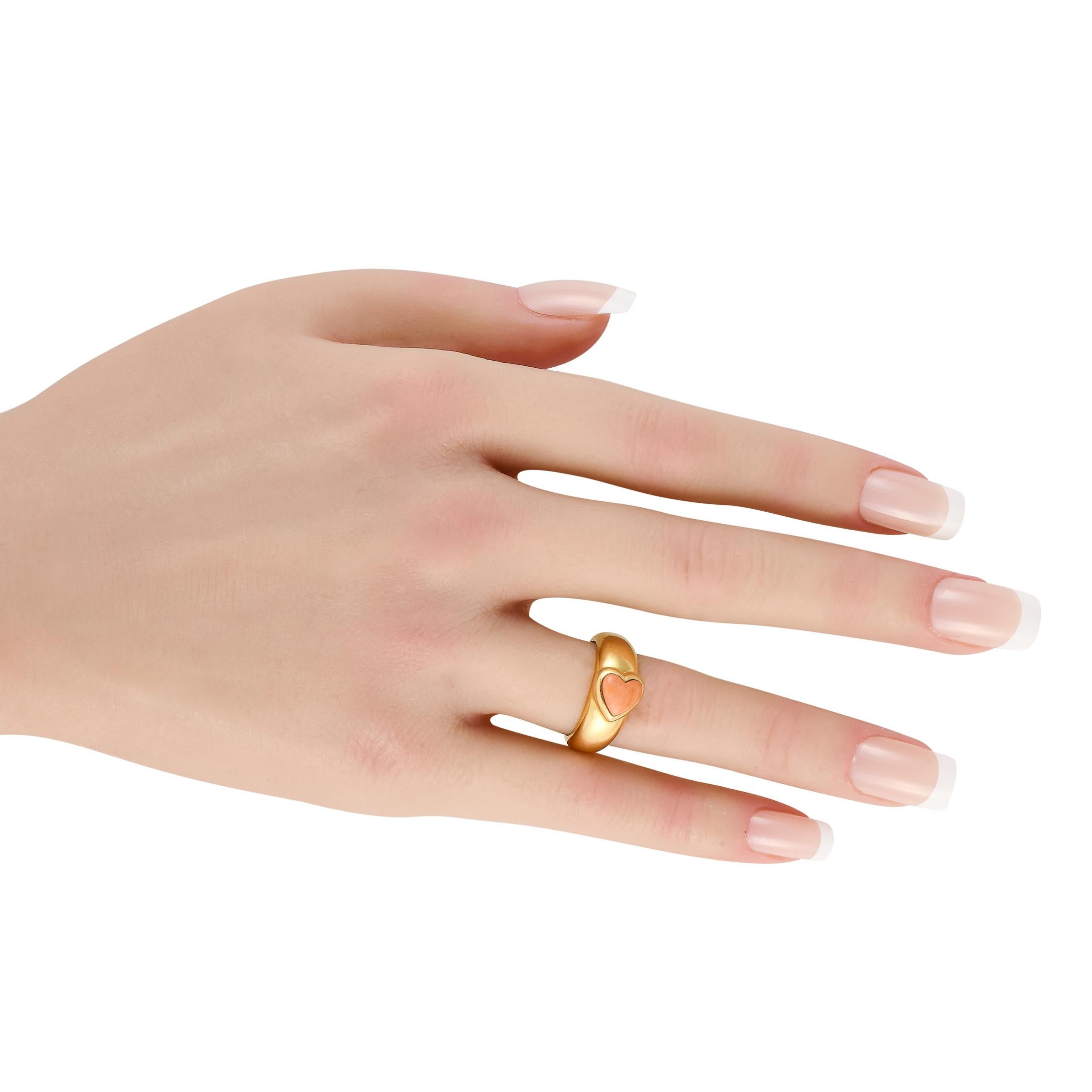 Van Cleef & Arpels Vintage 18K Yellow Gold Coral Heart Ring VC06-112724 In Excellent Condition In Southampton, PA