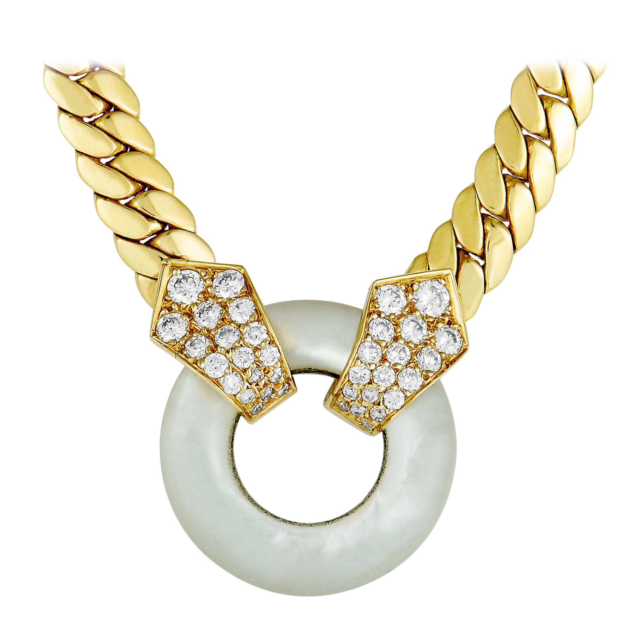 Van Cleef & Arpels Vintage 18 Karat Gold Diamond and Round Mother of Pearl