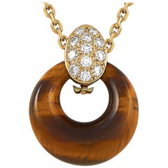 Van Cleef & Arpels Vintage 18 Karat Gold Diamond Cat's Eye Pendant Necklace