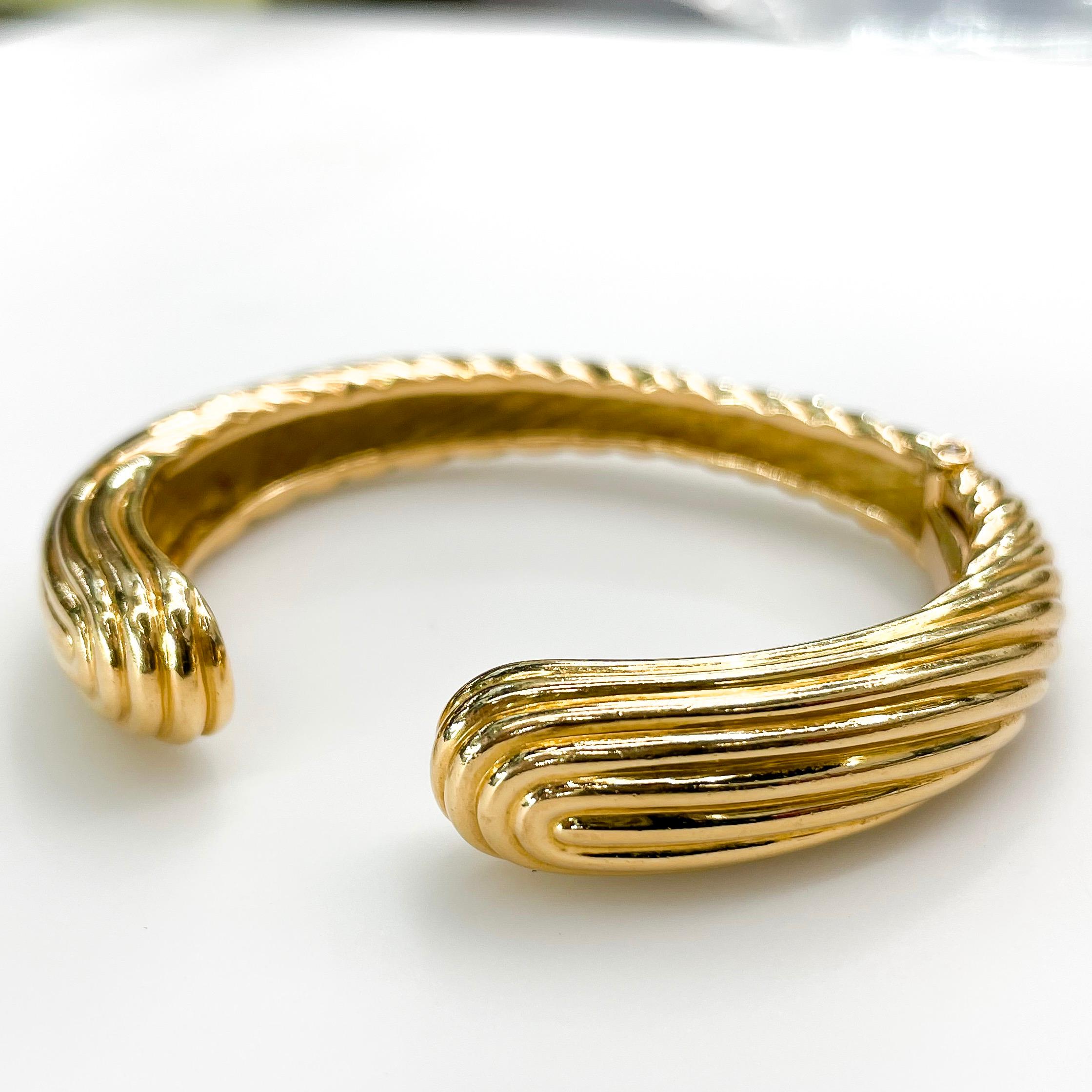 Women's Van Cleef & Arpels Vintage 18K Yellow Gold High Polished Ribbed Cuff Bracelet