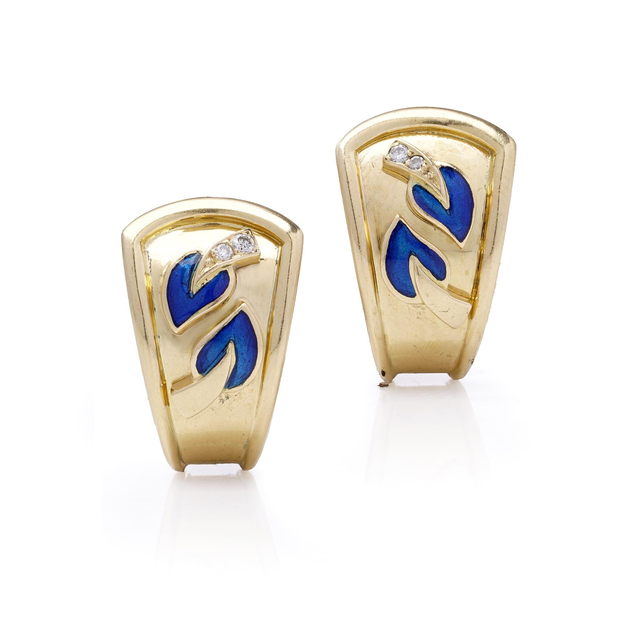 Van Cleef & Arpels Vintage 18kt Gold Clip-On Earrings For Sale 4