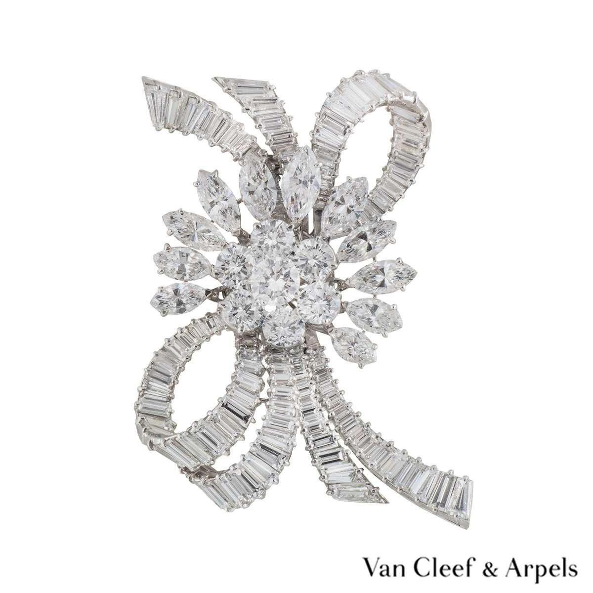 Van Cleef & Arpels Vintage 1950s Diamond Platinum Brooch 14 Carat Excellent état - En vente à London, GB