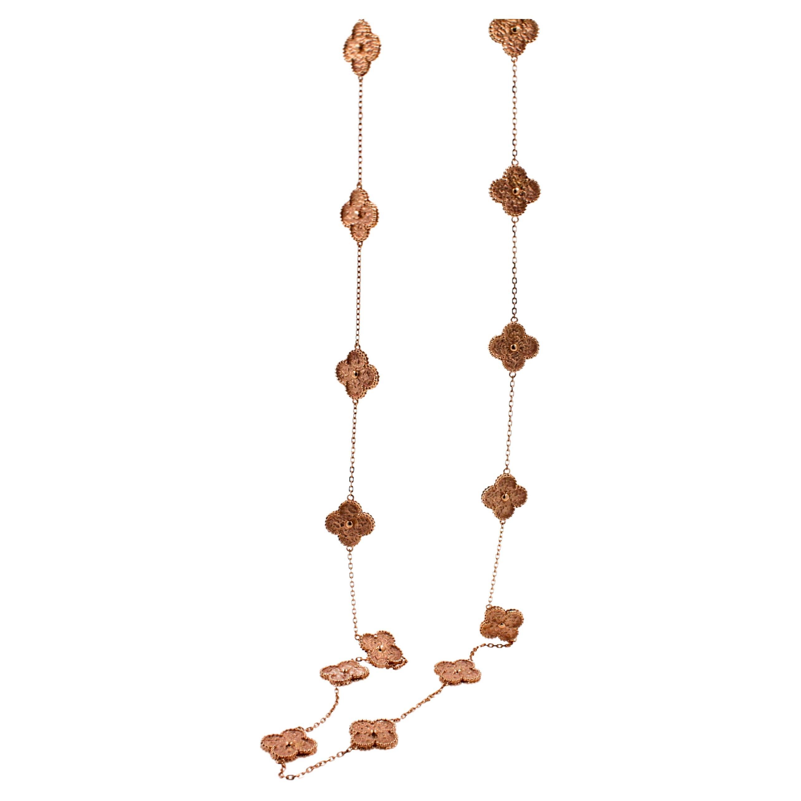 Women's or Men's Van Cleef & Arpels Vintage 20 Clover Motif Alhambra 18 Karat Rose Gold Necklace