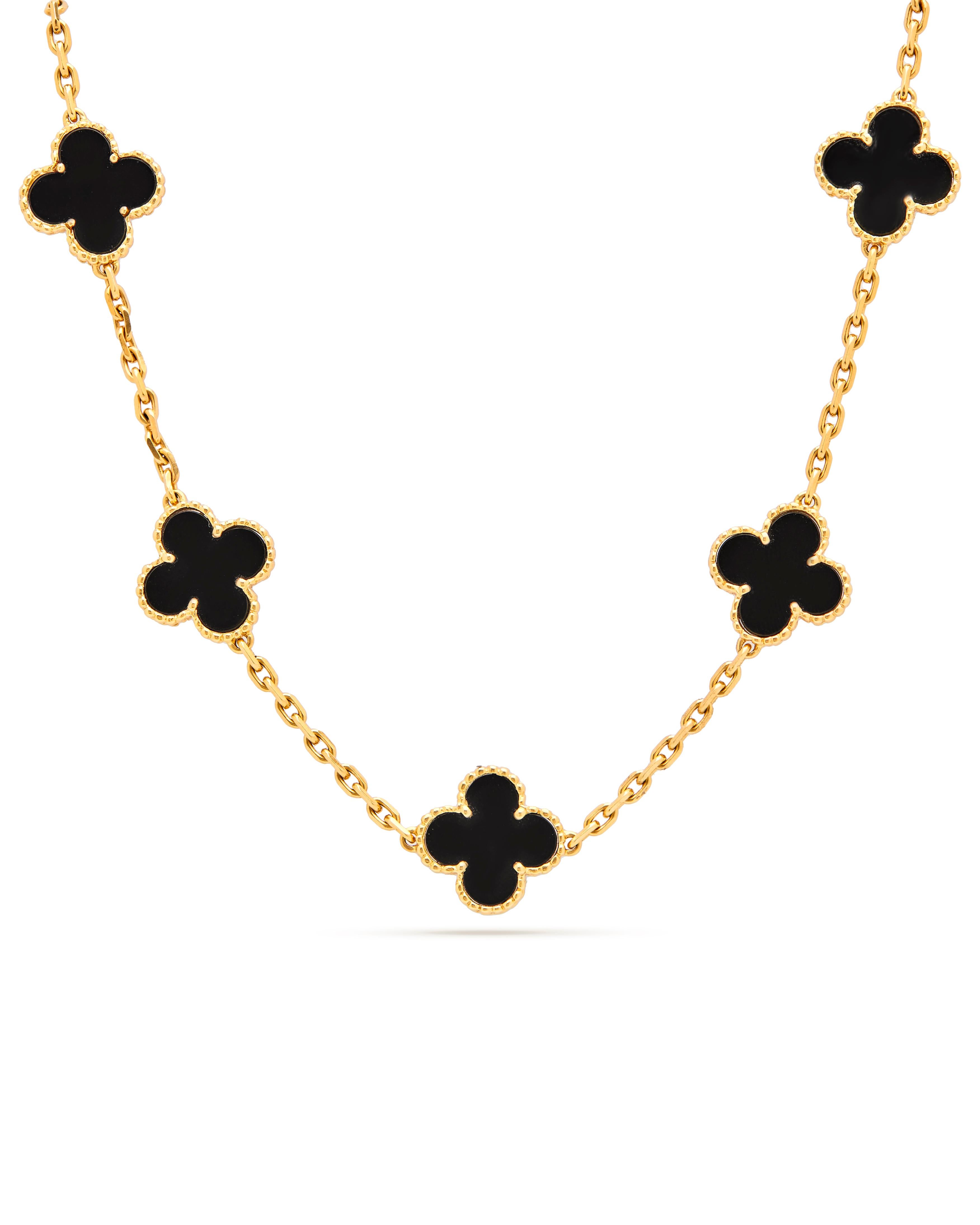 Collana Alhambra con motivo Vintage 20 di Van Cleef & Arpels. 

Collana 