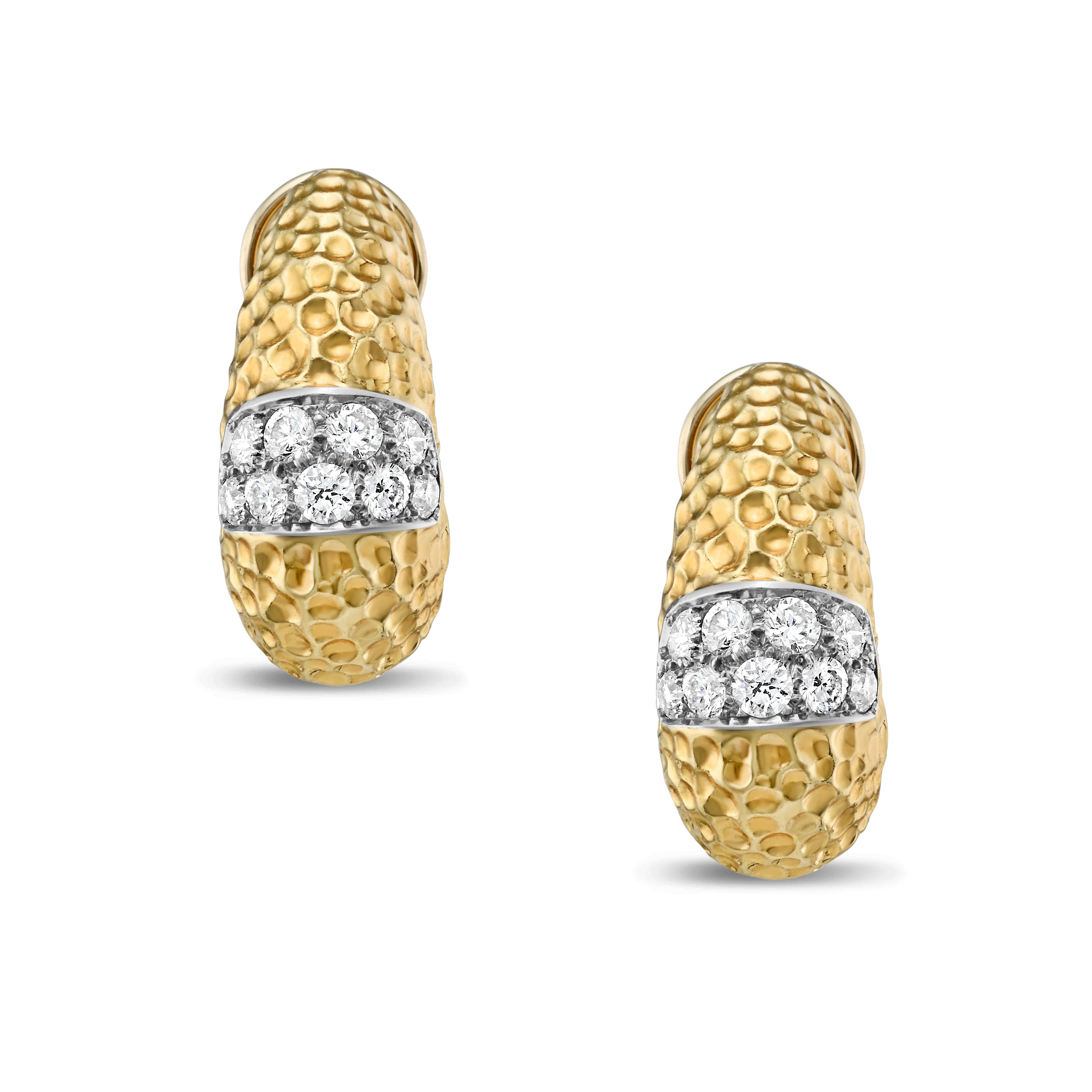 Van Cleef & Arpels Vintage 70s Gold and Diamond Bangle Bracelet and Earrings Set For Sale 1