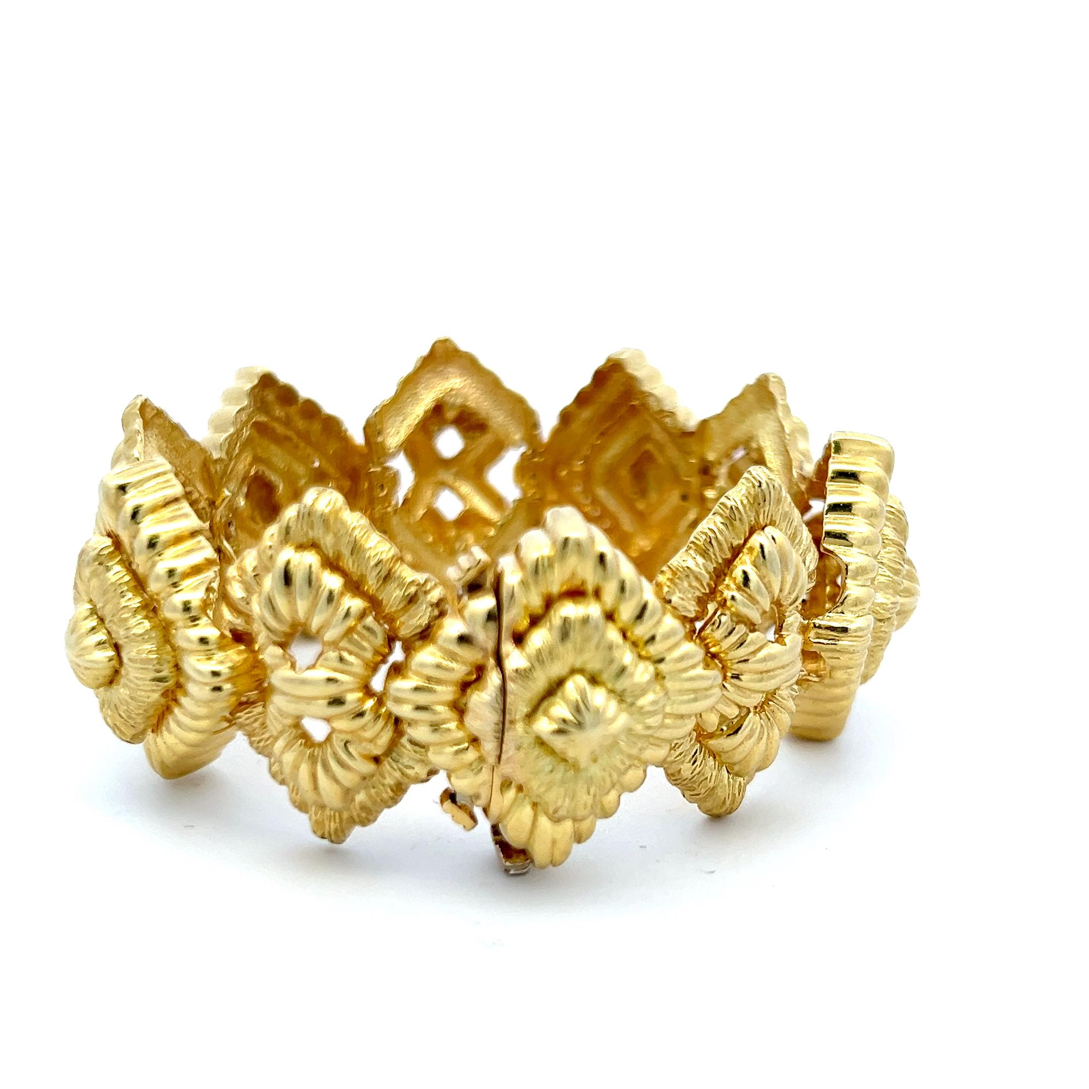 Van Cleef & Arpels Vintage 85.70 grammes A Link en or jaune 18 carats Bon état - En vente à New York, NY