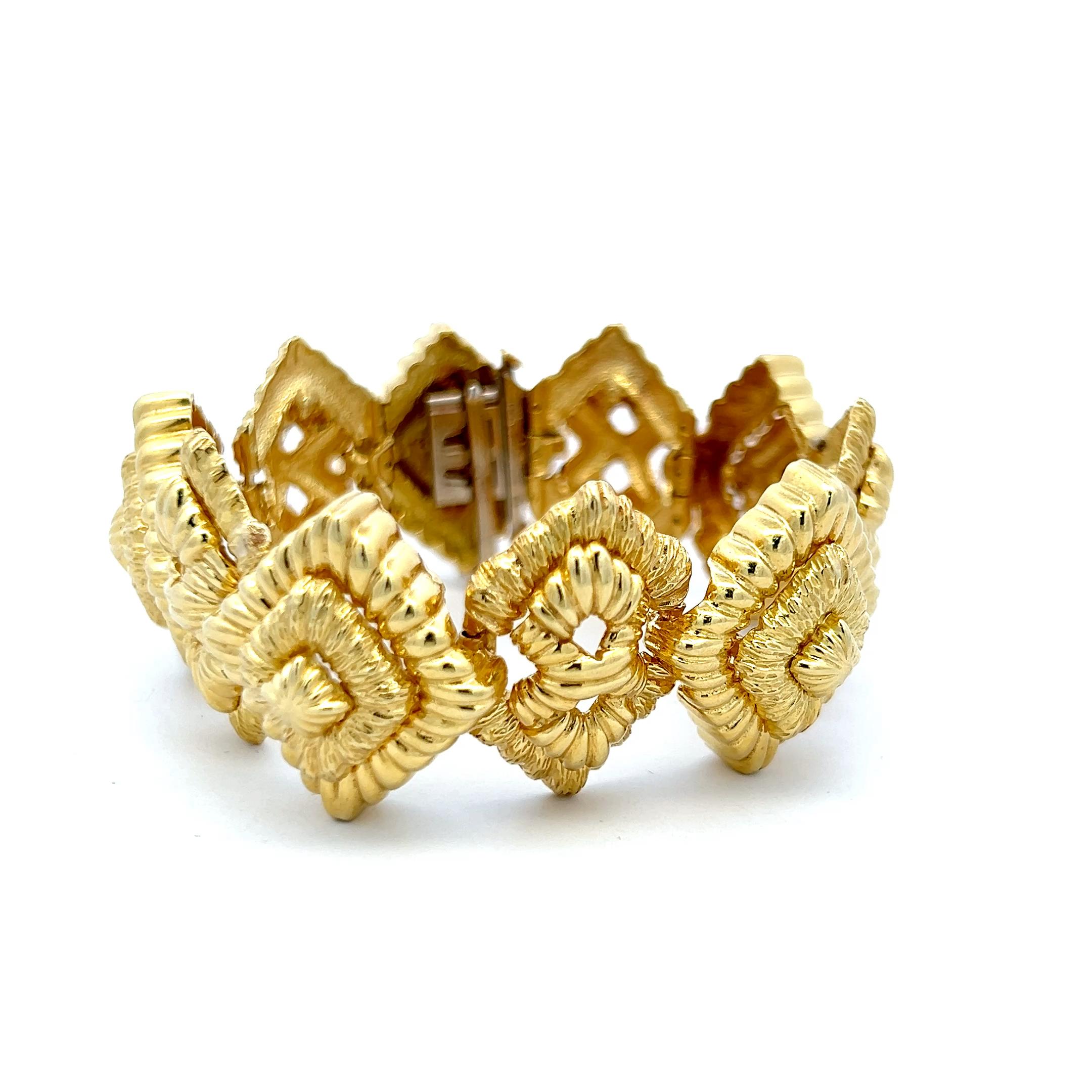 Van Cleef & Arpels Vintage 85.70 grammes A Link en or jaune 18 carats en vente 1