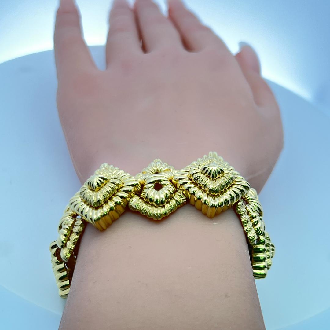 Van Cleef & Arpels Vintage 85.70 grammes A Link en or jaune 18 carats en vente 5