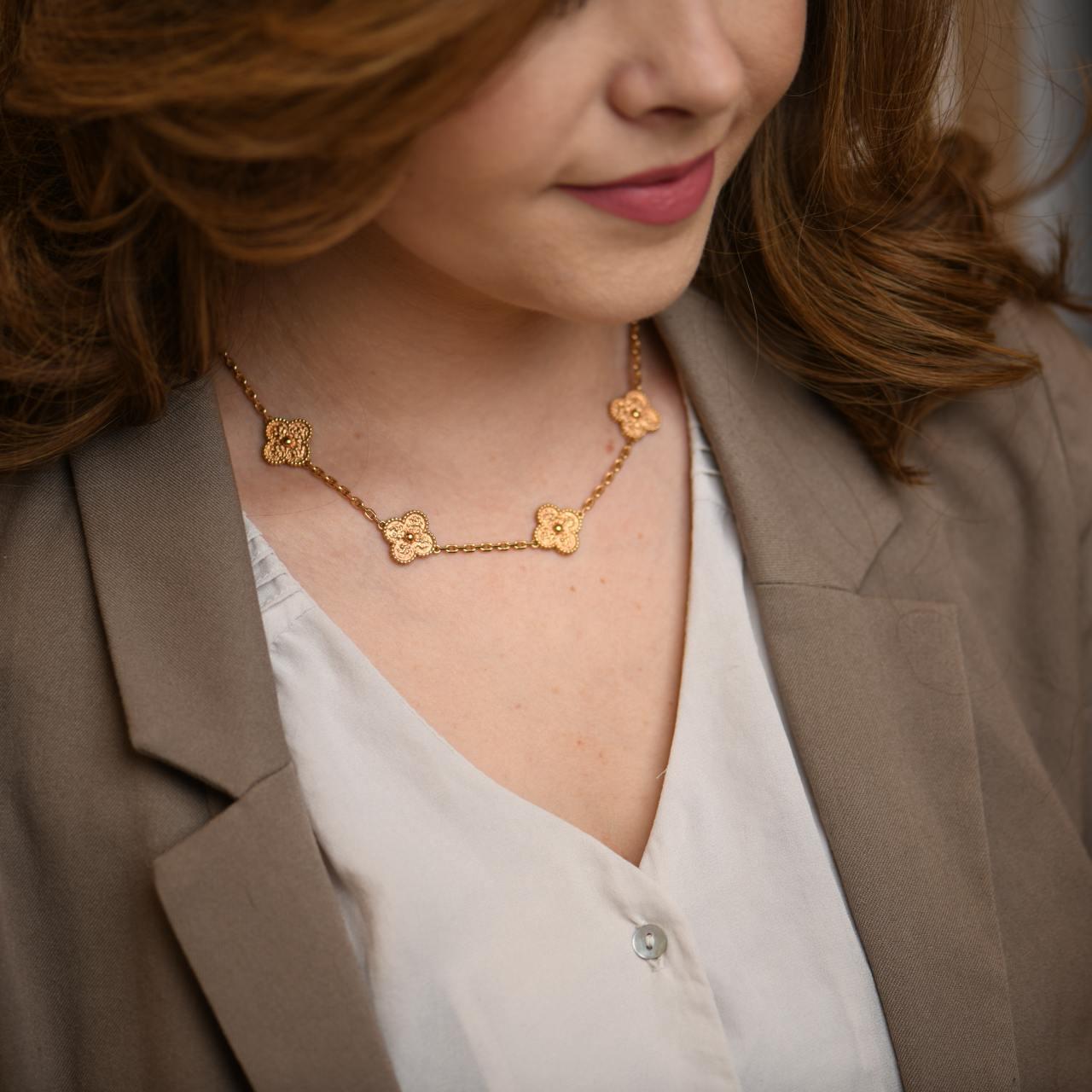 Van Cleef & Arpels Vintage Alhambra 10 Motif 18K Rose Gold Necklace In Excellent Condition In Banbury, GB