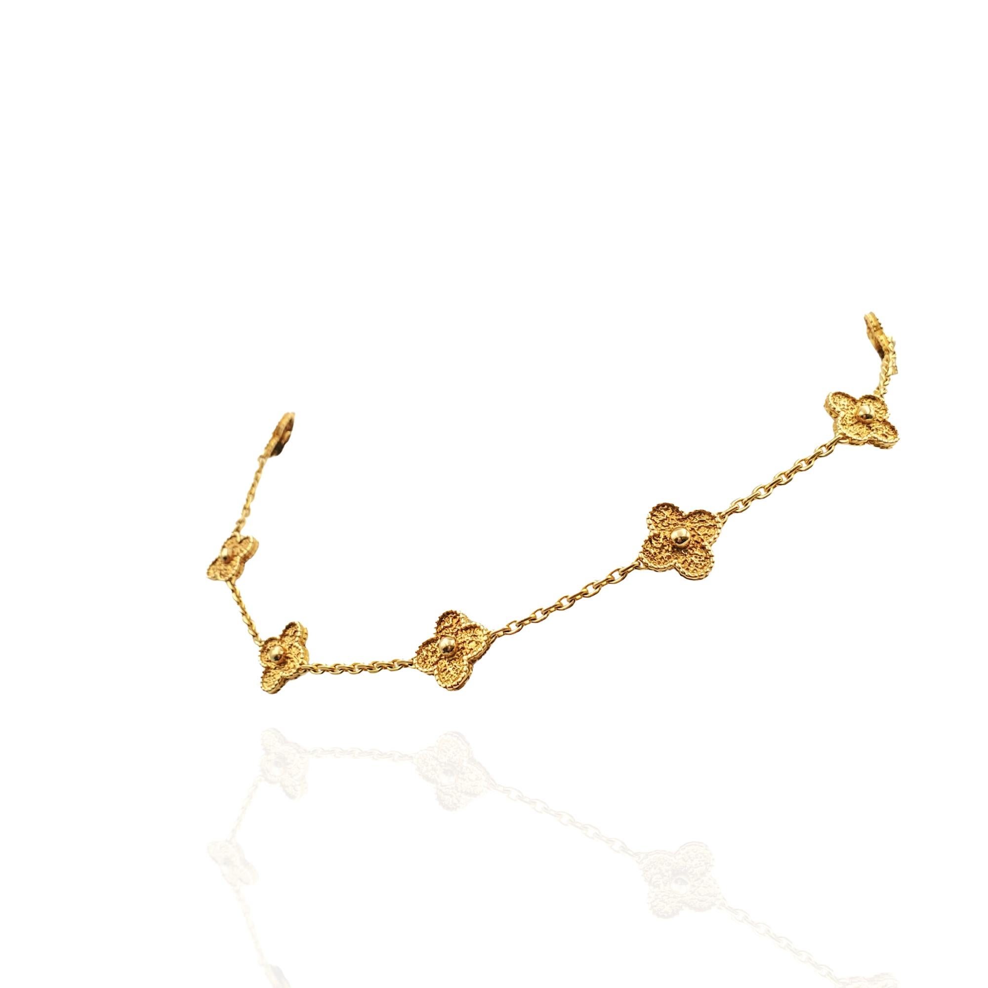 Van Cleef & Arpels Vintage Alhambra Halskette aus Gelbgold mit 10 Motiven im Zustand „Hervorragend“ in New York, NY