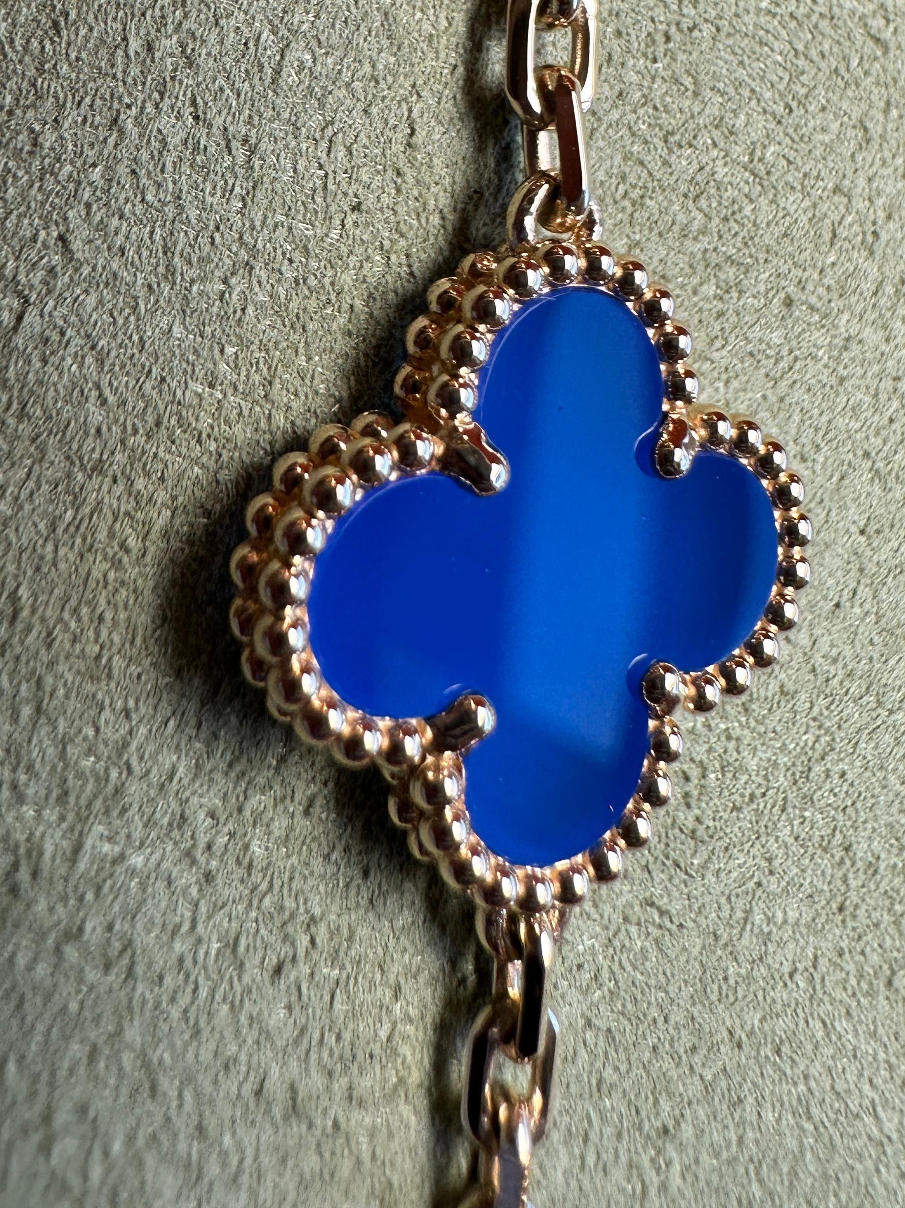 Van Cleef & Arpels Vintage Alhambra 10 Motifs Agate Necklace, Yellow Gold 1