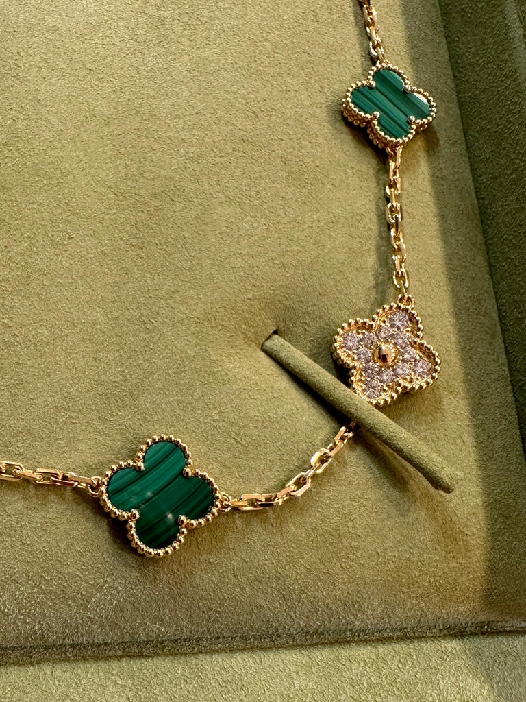 Van Cleef Arpels Vintage Alhambra 10 motifs Malachite Diamond Necklace, YG For Sale 4