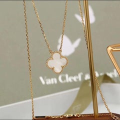 Van Cleef & Arpels Vintage Alhambra 18k Perlmutt-Anhänger Halskette