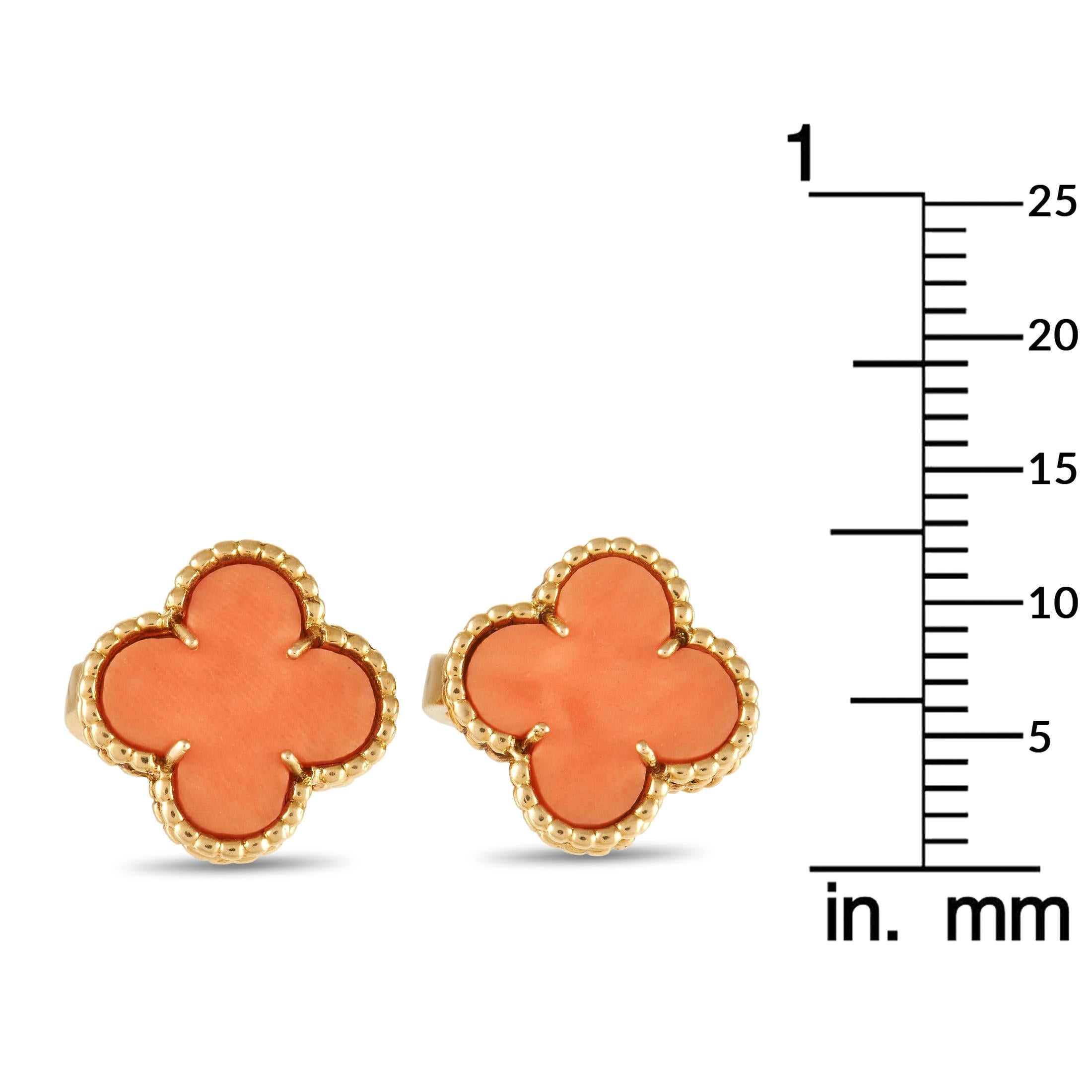 Van Cleef & Arpels Vintage Alhambra Ohrringe aus 18 Karat Gelbgold mit Korallen (Gemischter Schliff)