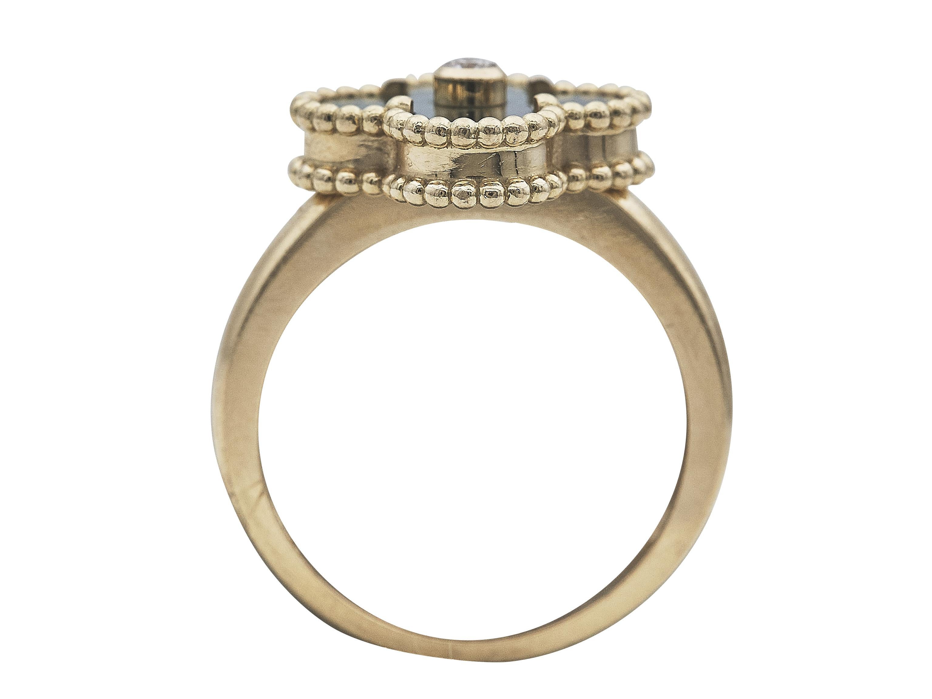 Round Cut Van Cleef & Arpels Vintage Alhambra 18K Yellow Gold Malachite Diamond Ring For Sale
